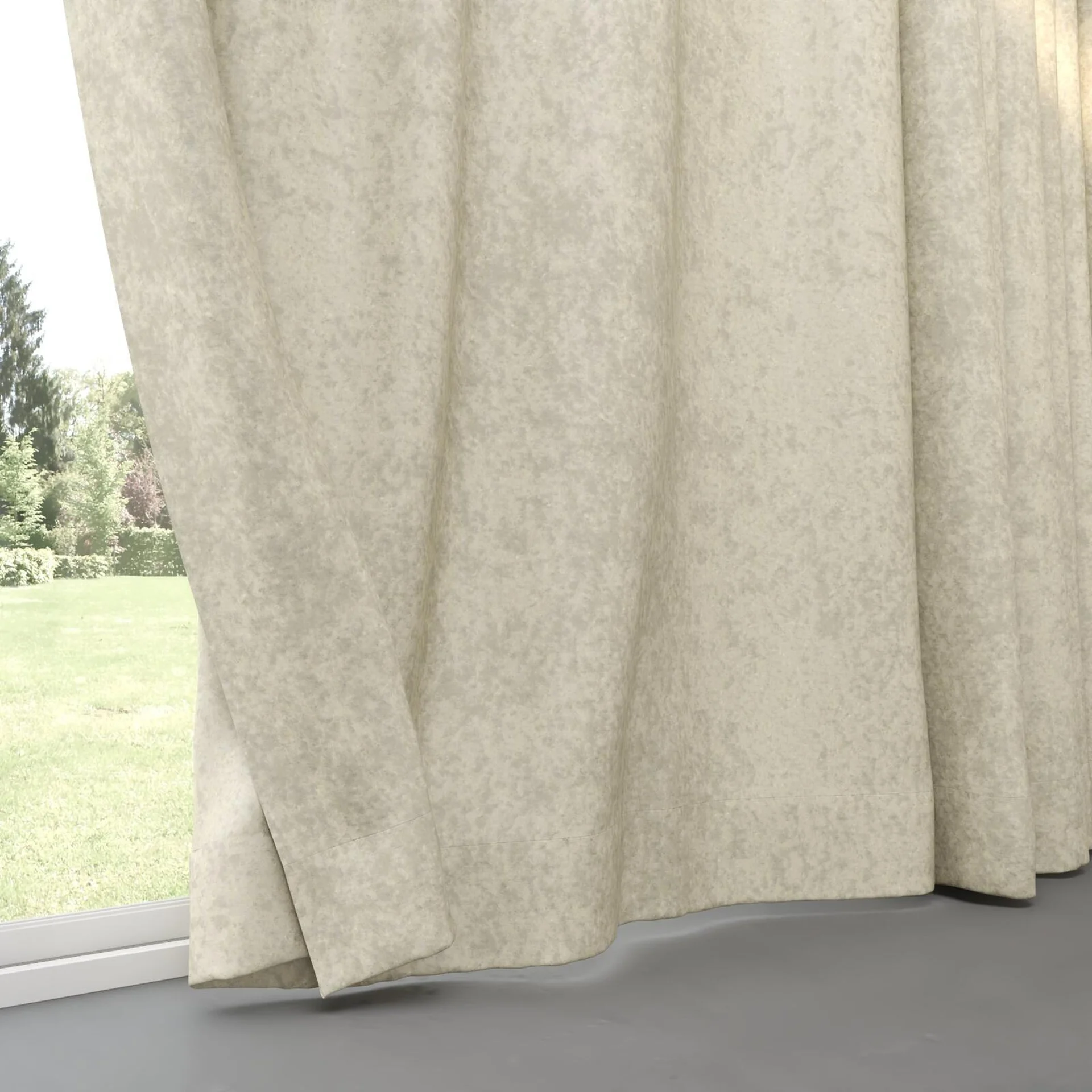 Bottom view of Opera Dune, pinch pleat