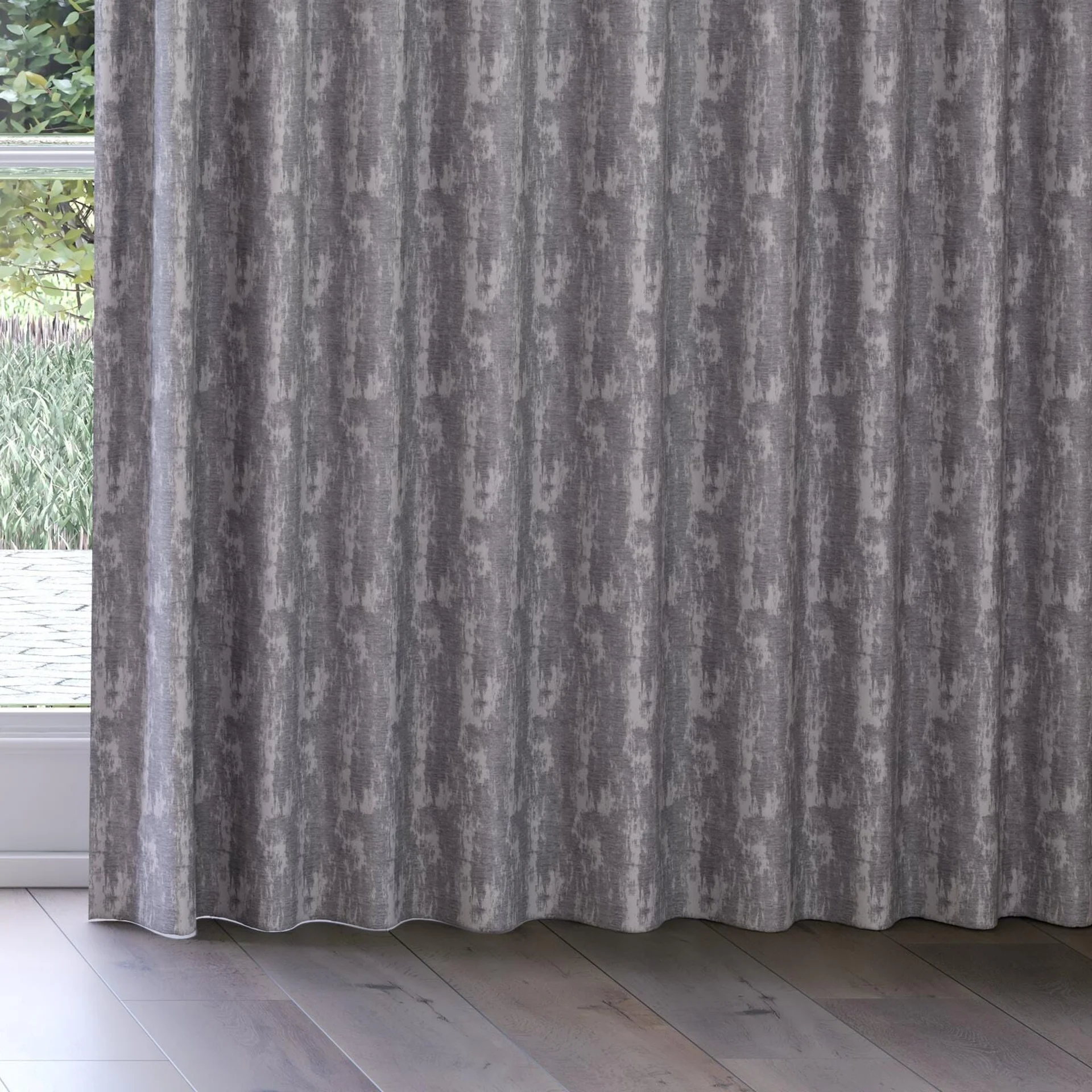 Bottom view of Innovation Ash, on curtain rail