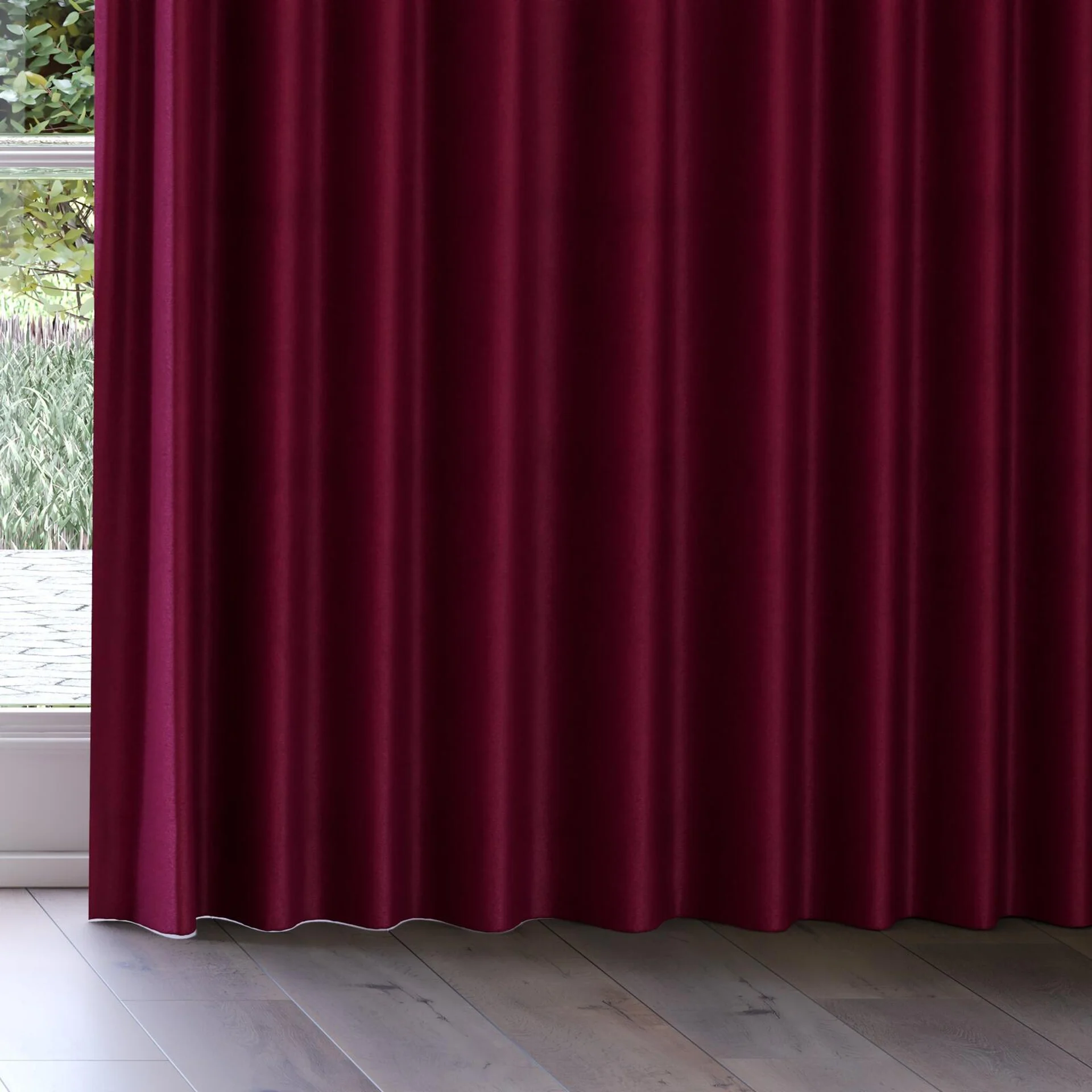 Bottom view of Baron Passion, on curtain rail