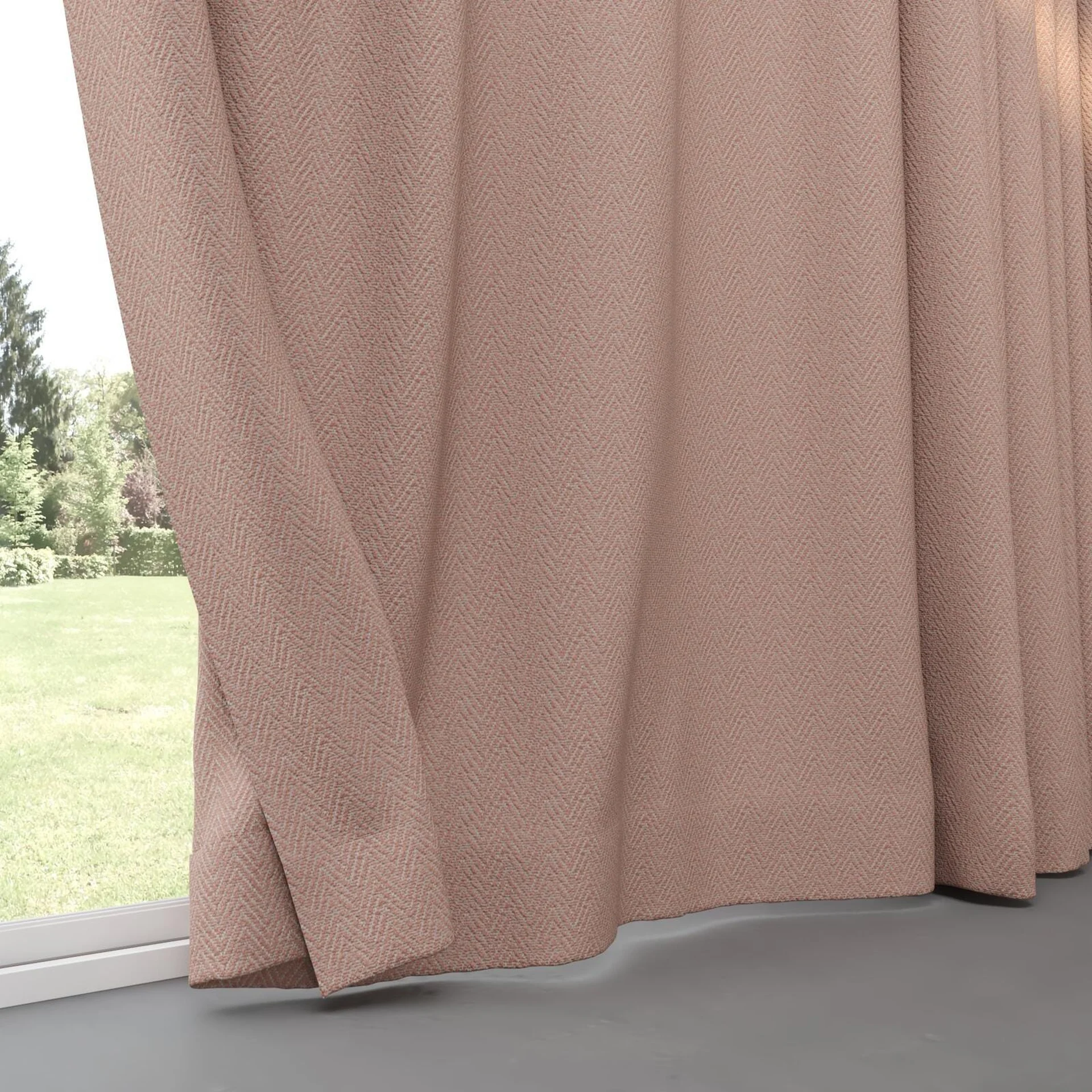 Bottom view of Saiph Nostalgia, pinch pleat