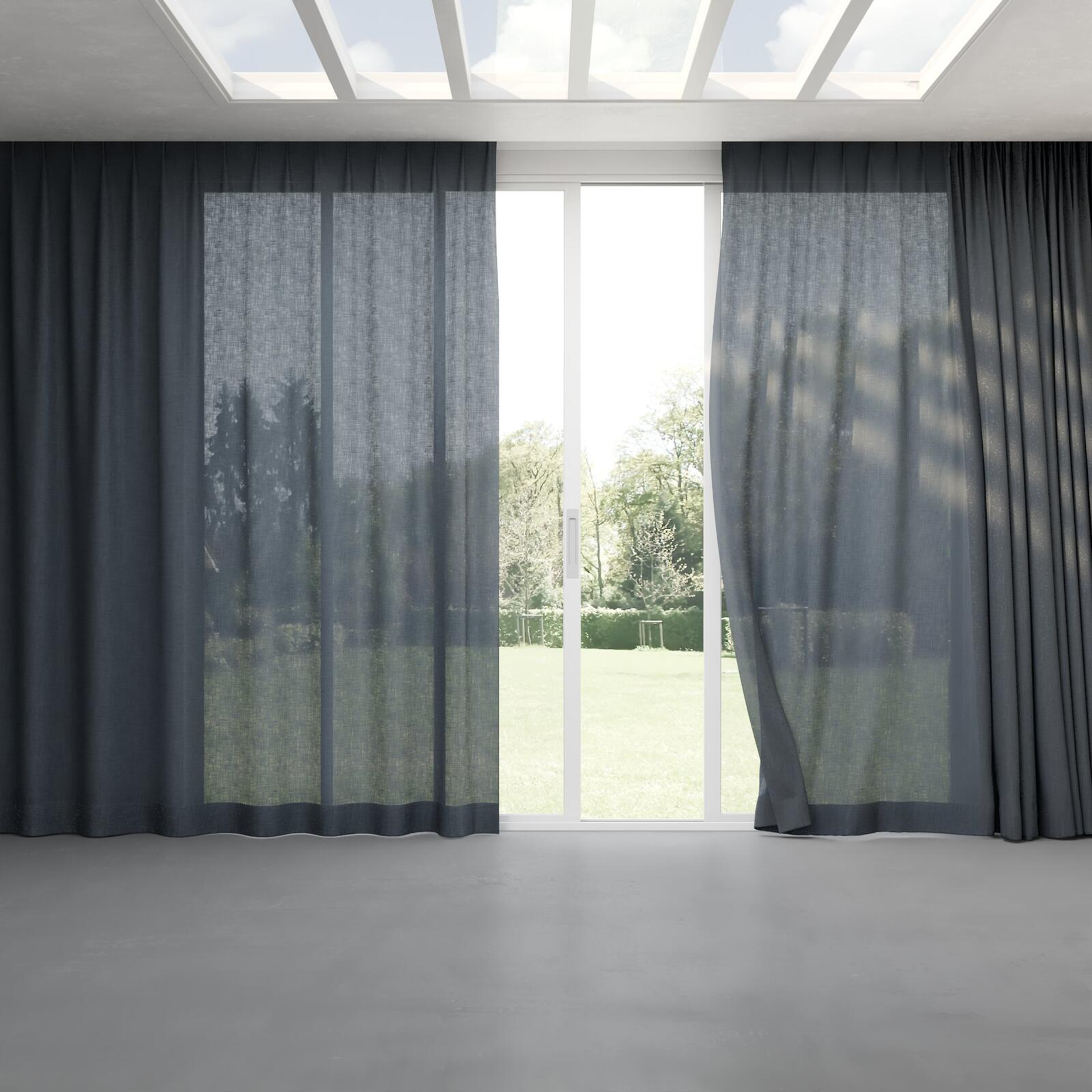 Full view of Motion Night, pinch pleat