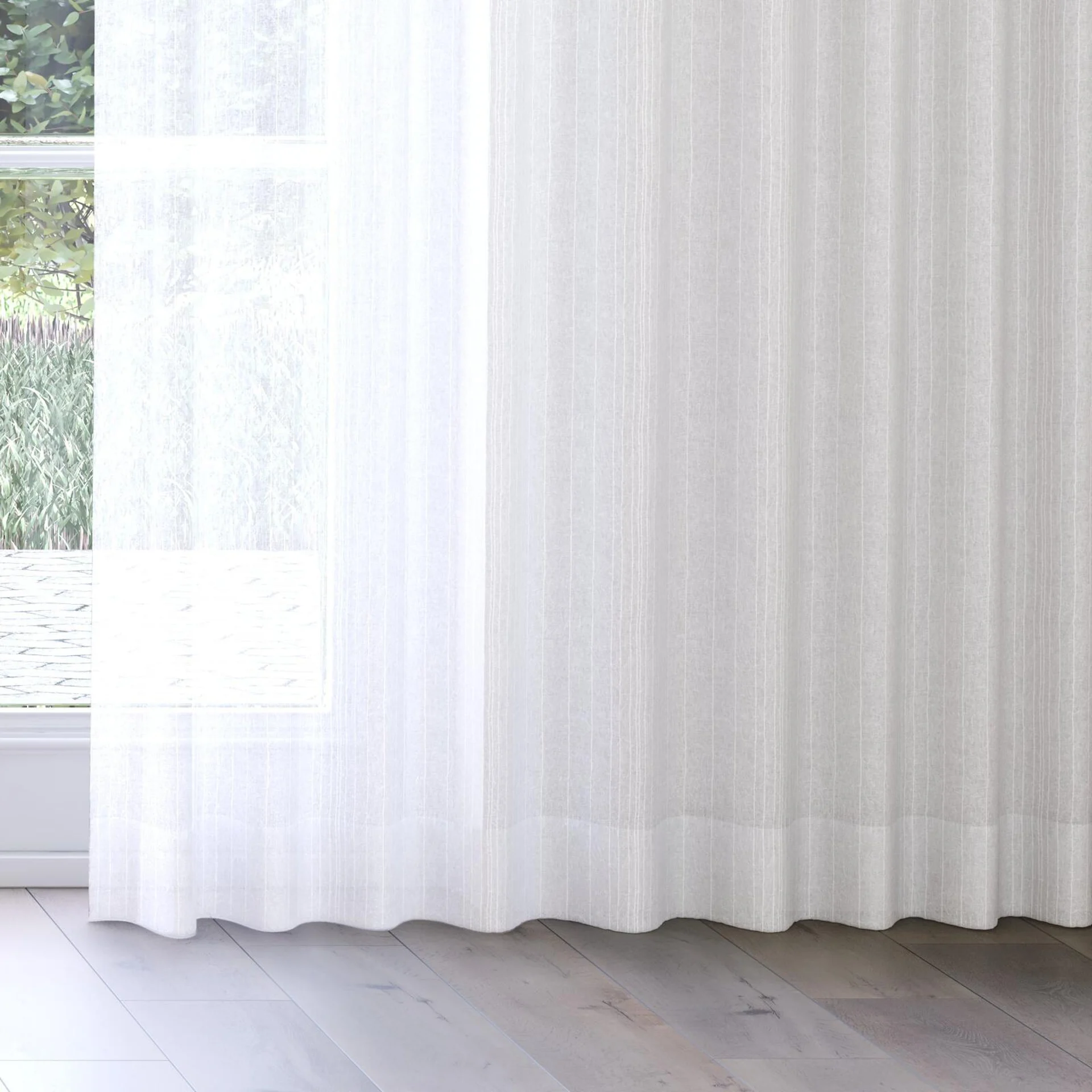 Bottom view of Mira Blanc, on curtain rail