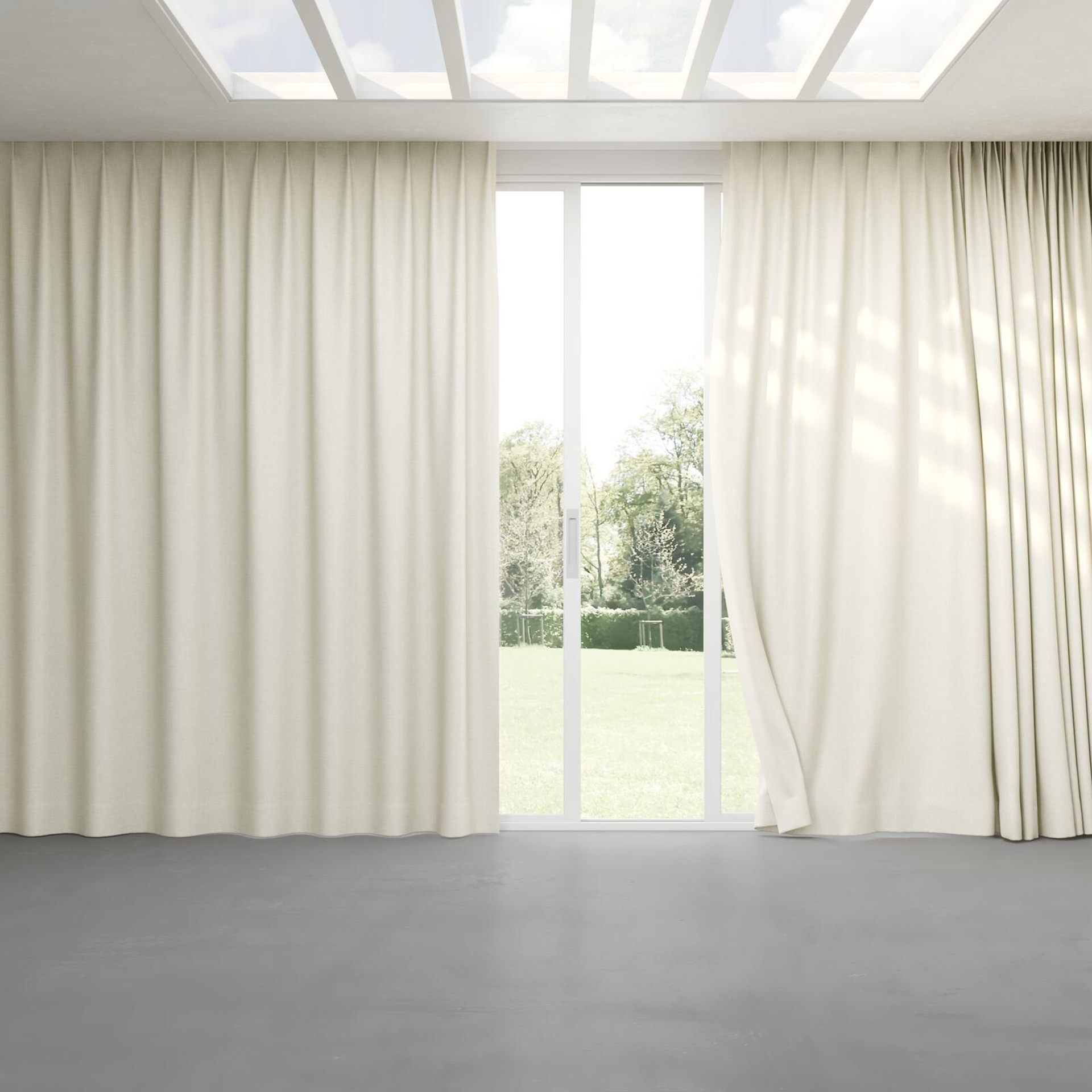 Full view of Frisco Cream, pinch pleat