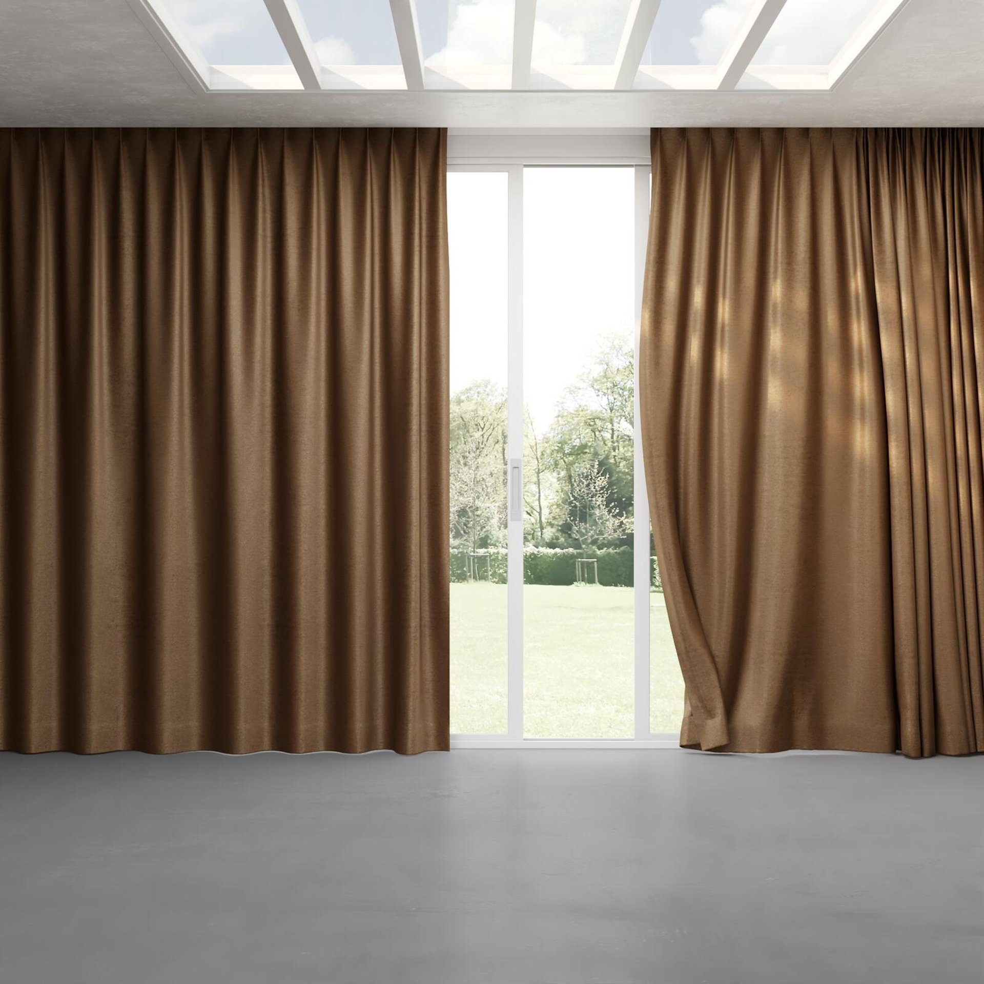 Full view of Lambada Cinder, pinch pleat
