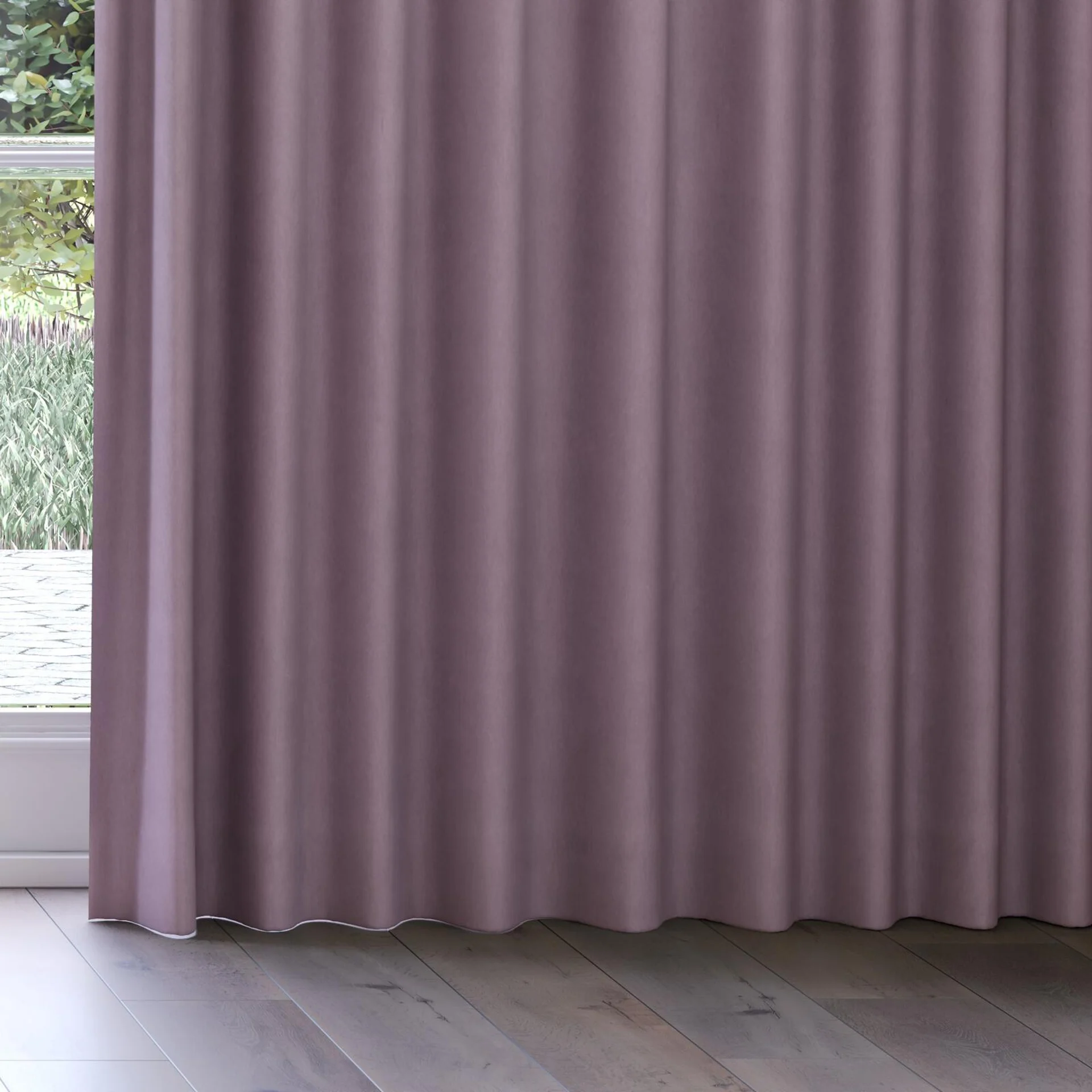 Bottom view of Lech Parma, on curtain rail