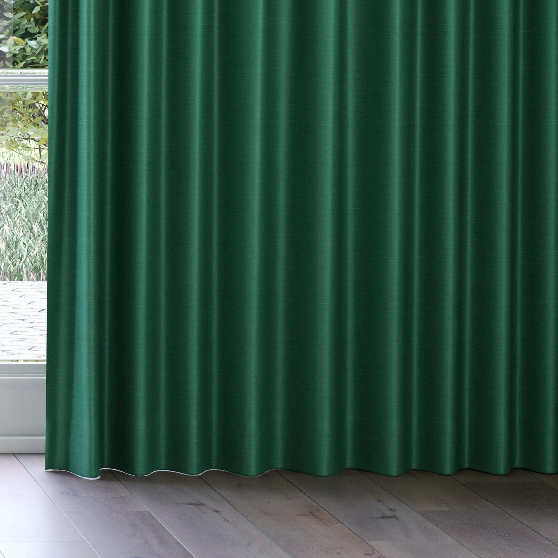 Bottom view of Silky Ivy, on curtain rail