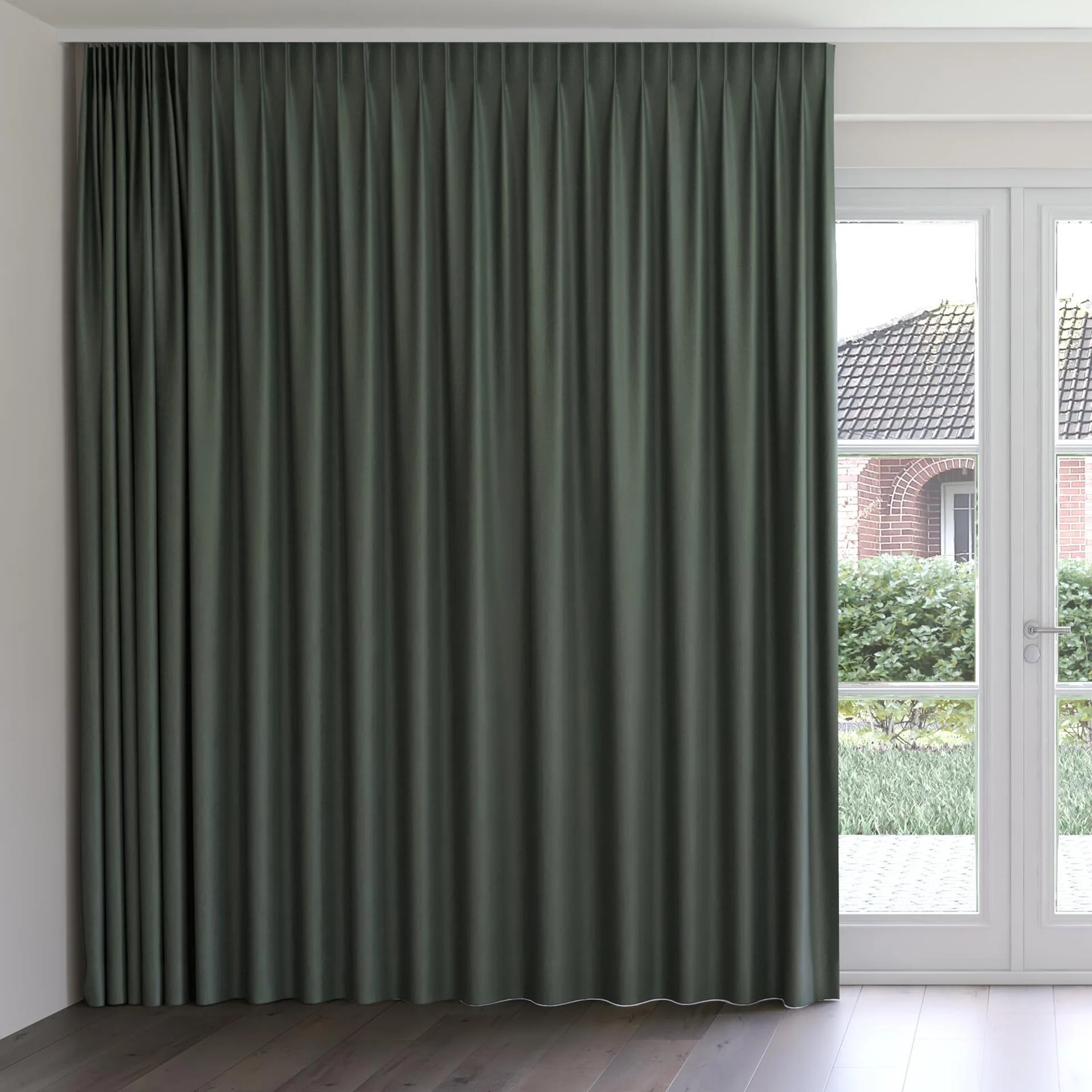 Front view of Rewind Hunter, on curtain rail