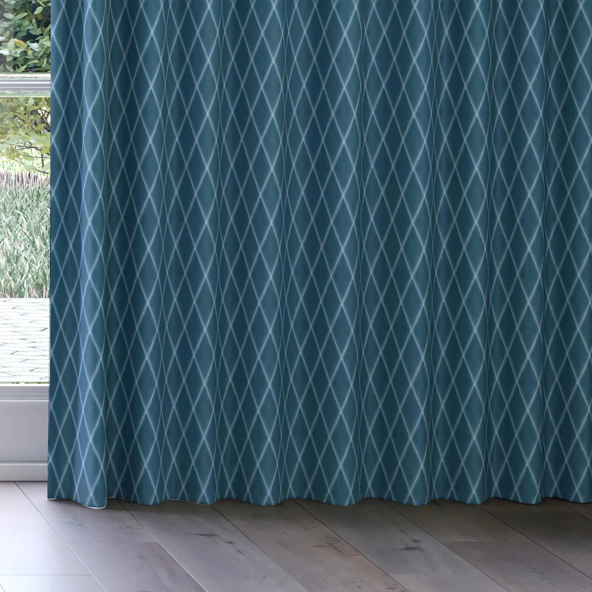 Bottom view of Pantheon Baltic, on curtain rail