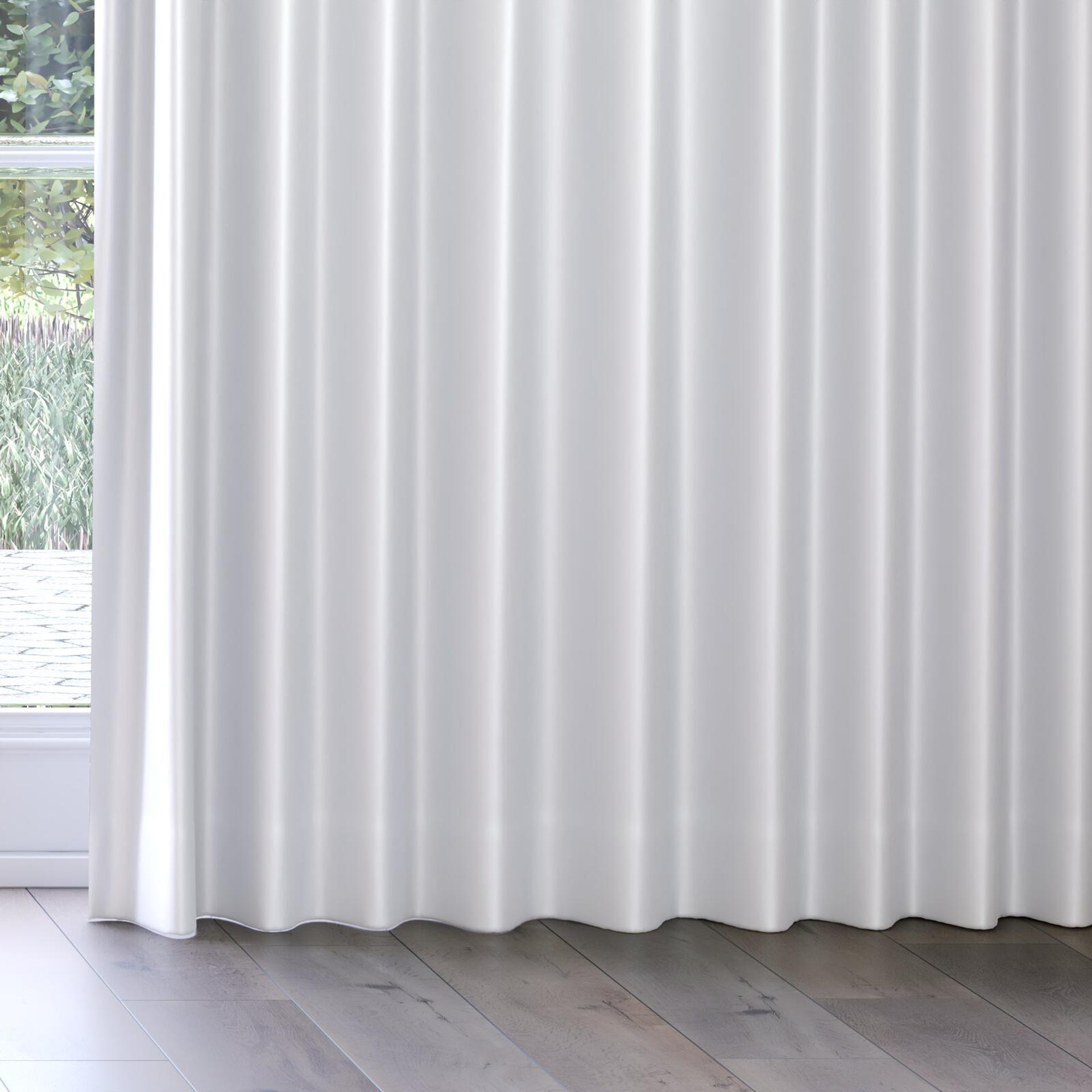 Bottom view of Moonbeam Snow, on curtain rail