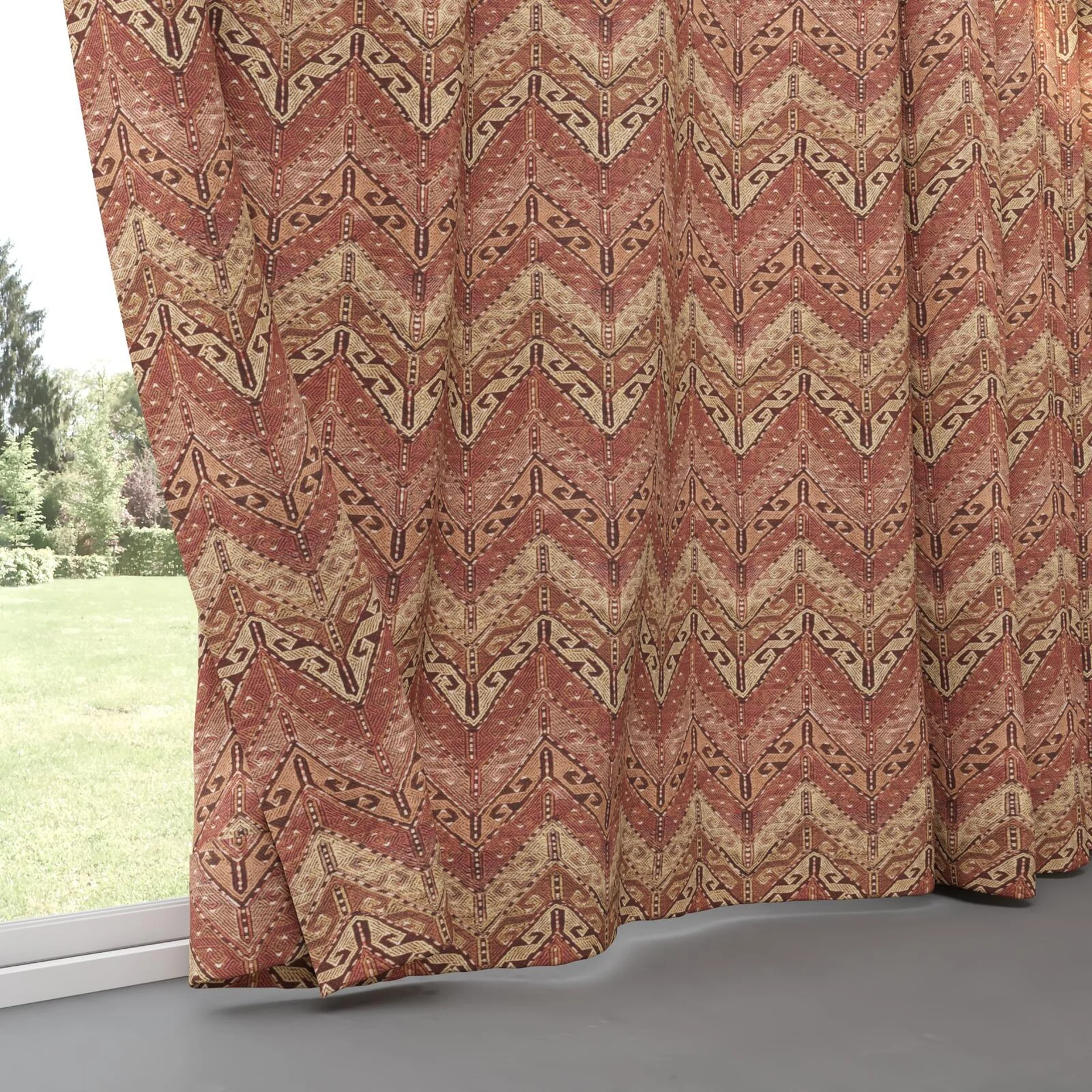 Bottom view of Lanteira Sienna, pinch pleat