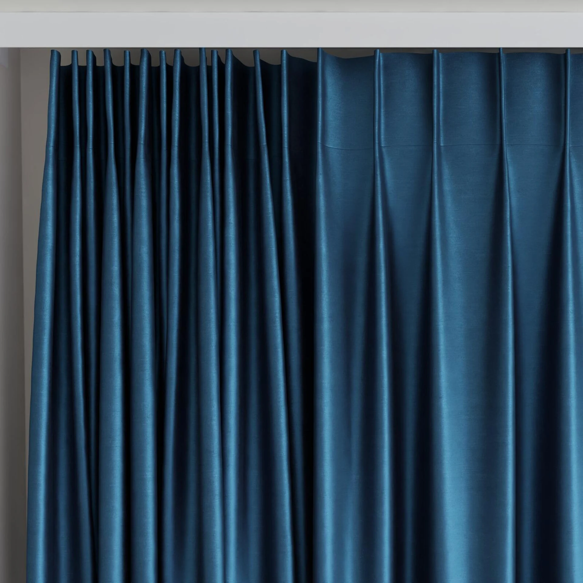 Top view of Mont Blanc Mineral, on curtain rail