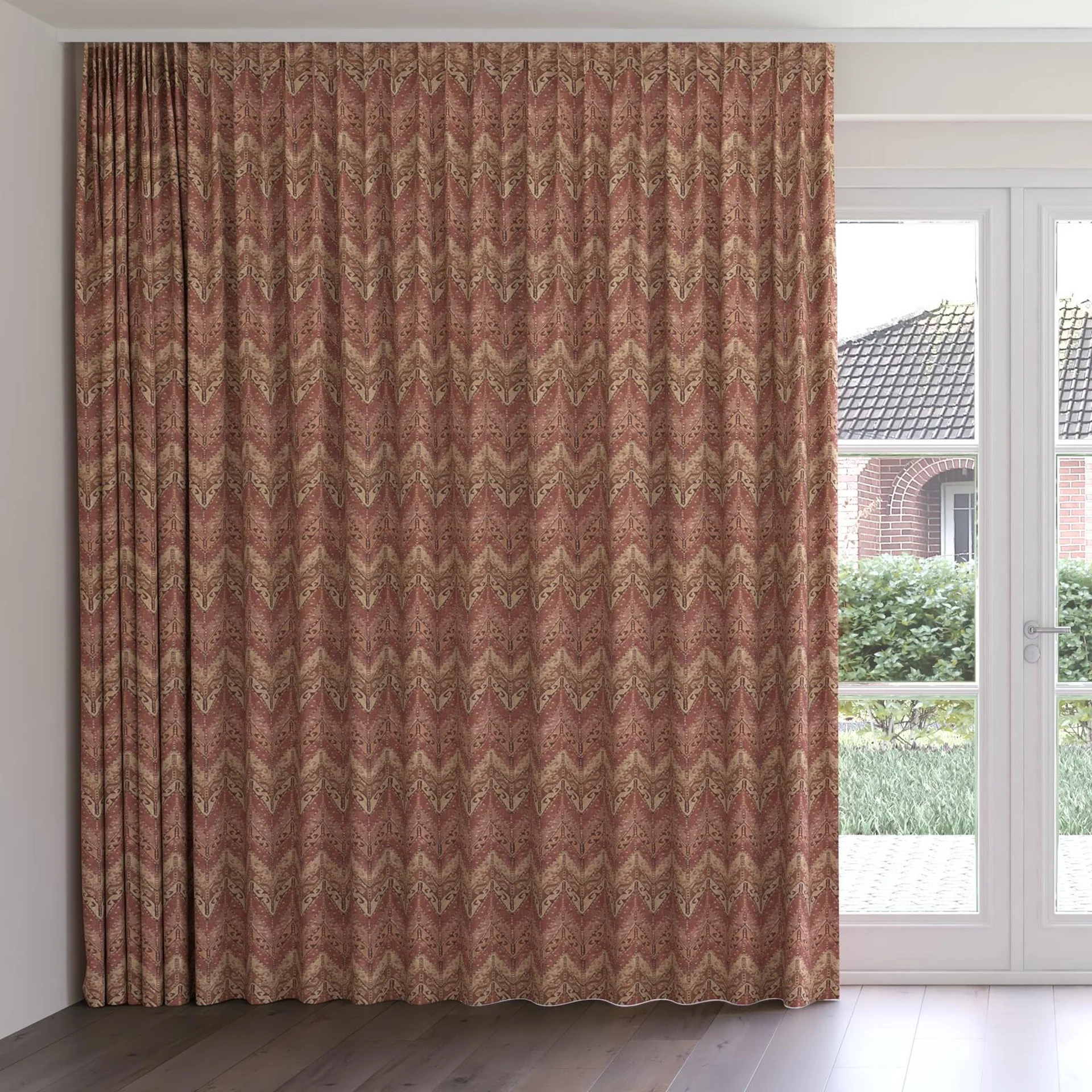 Front view of Lanteira Sienna, on curtain rail
