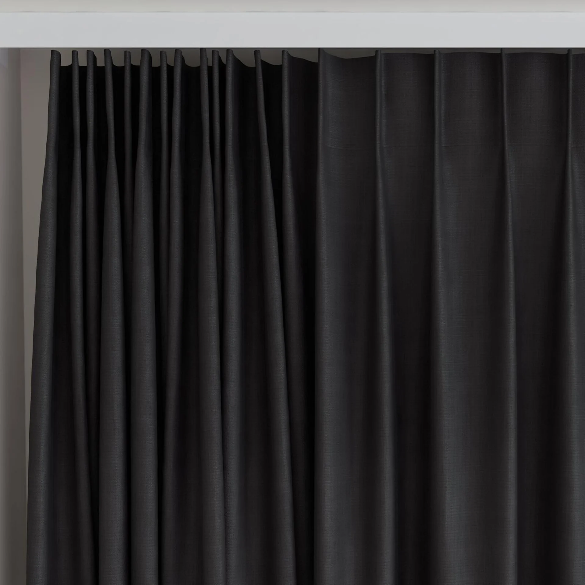 Top view of Lexicon Onyx, on curtain rail