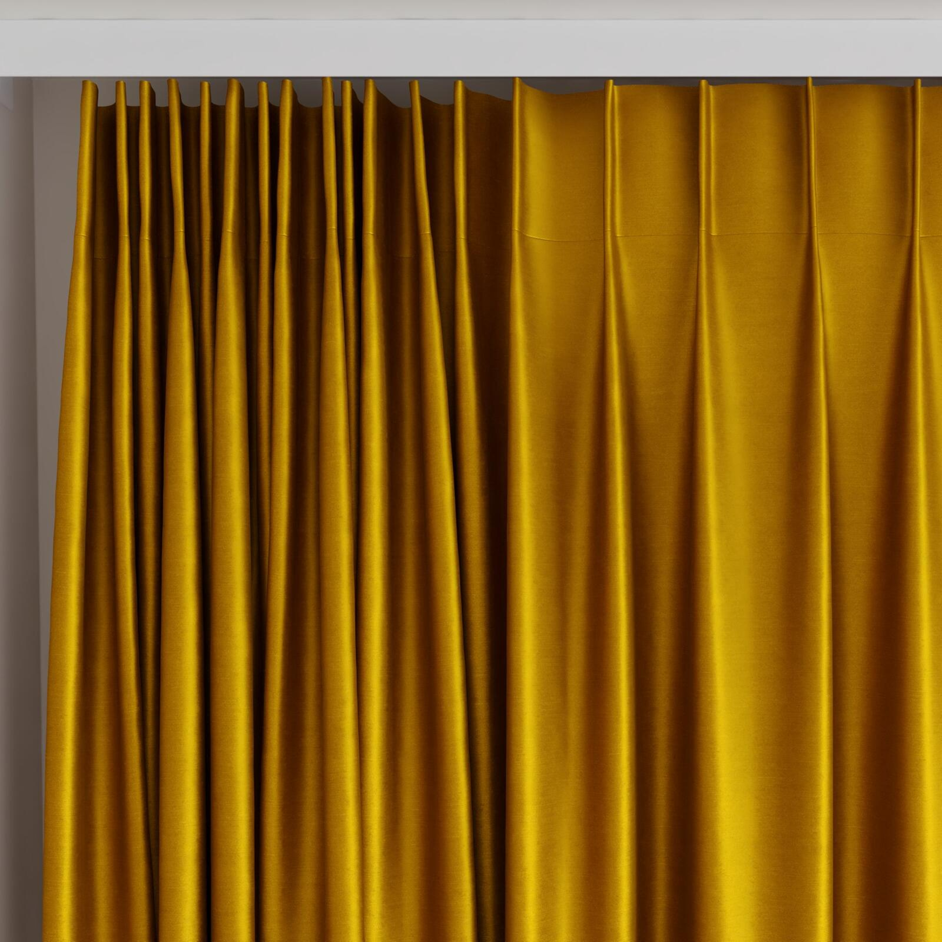 Top view of Mont Blanc Imperial, on curtain rail