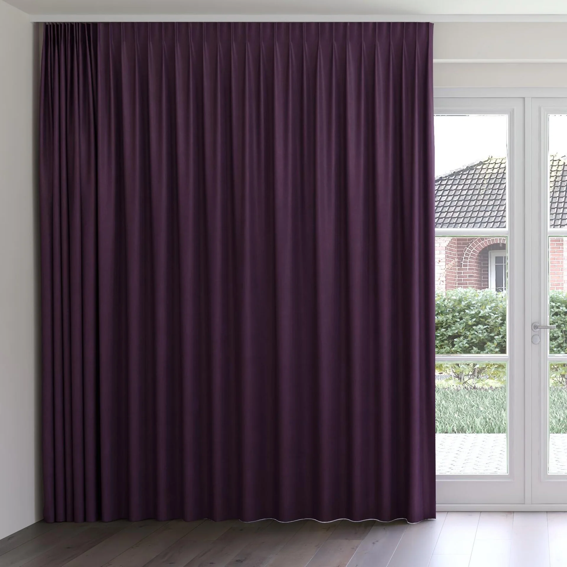 Front view of Lech Plum, on curtain rail