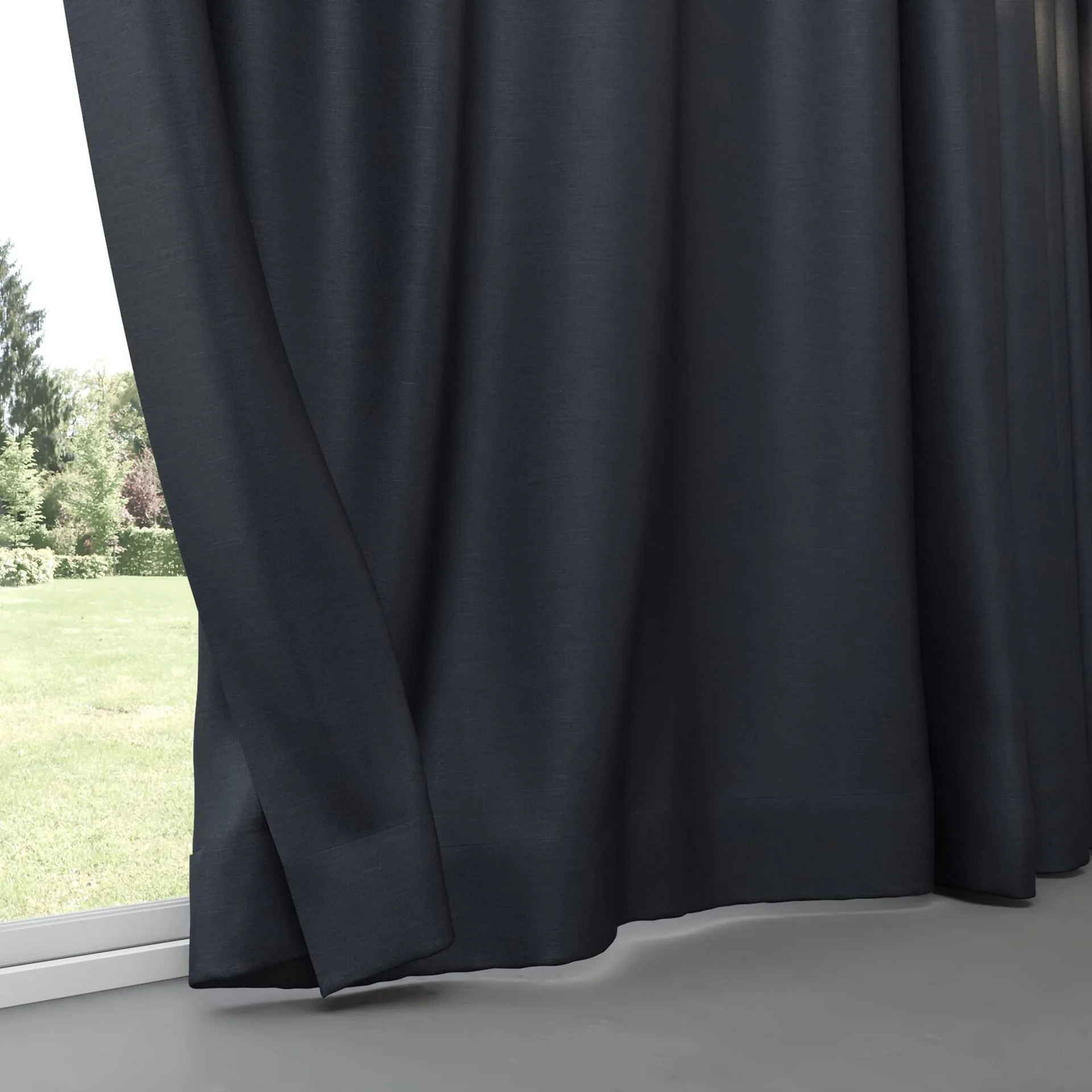 Bottom view of Provence Raven, pinch pleat