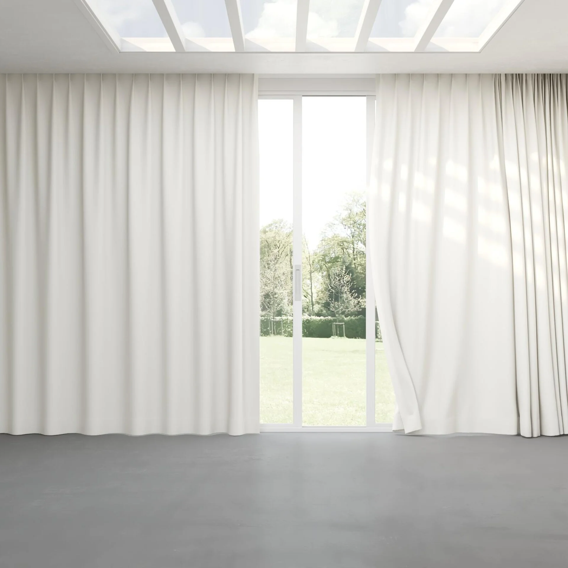 Full view of Coverlet Snow, pinch pleat
