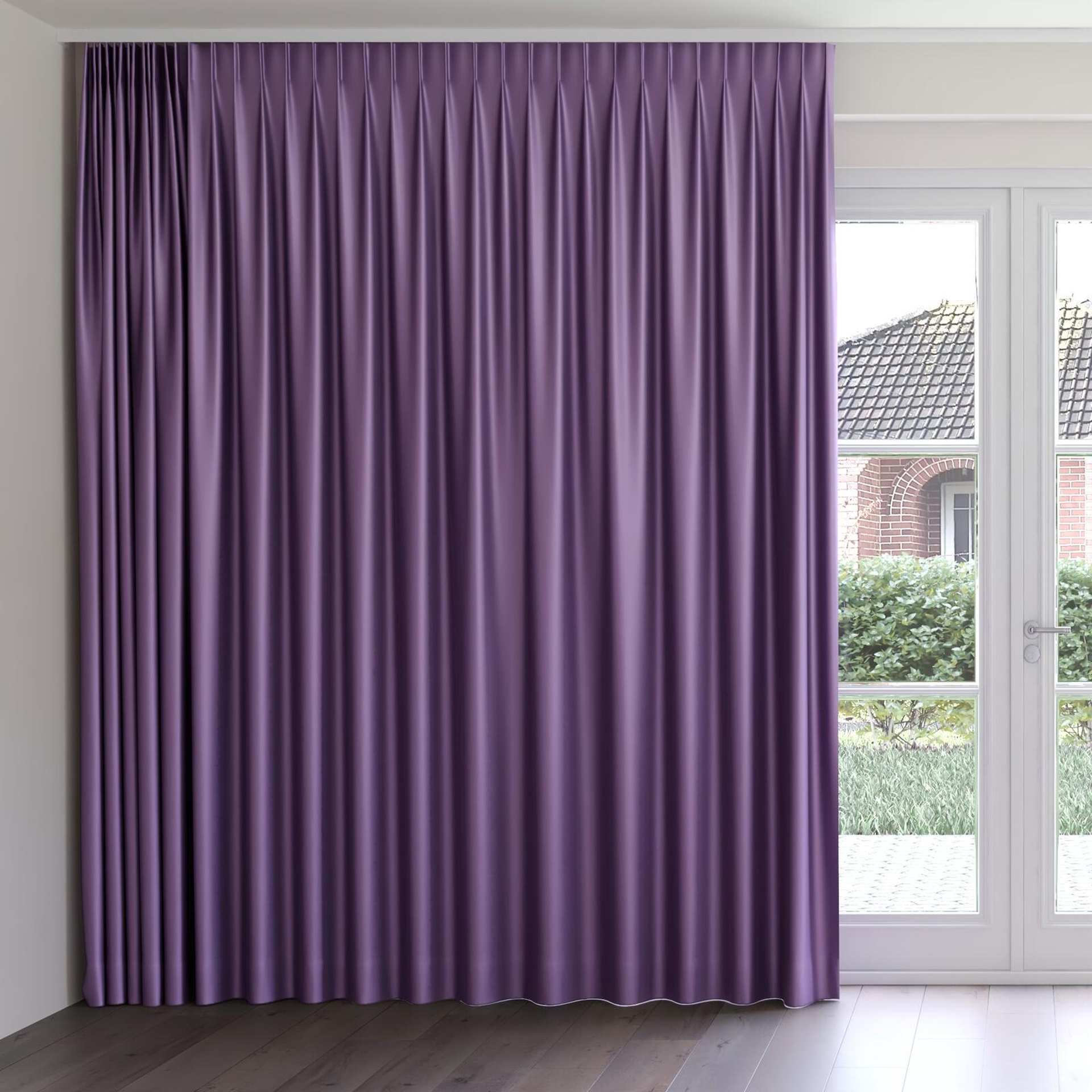 Front view of Moonbeam Sparrow, on curtain rail