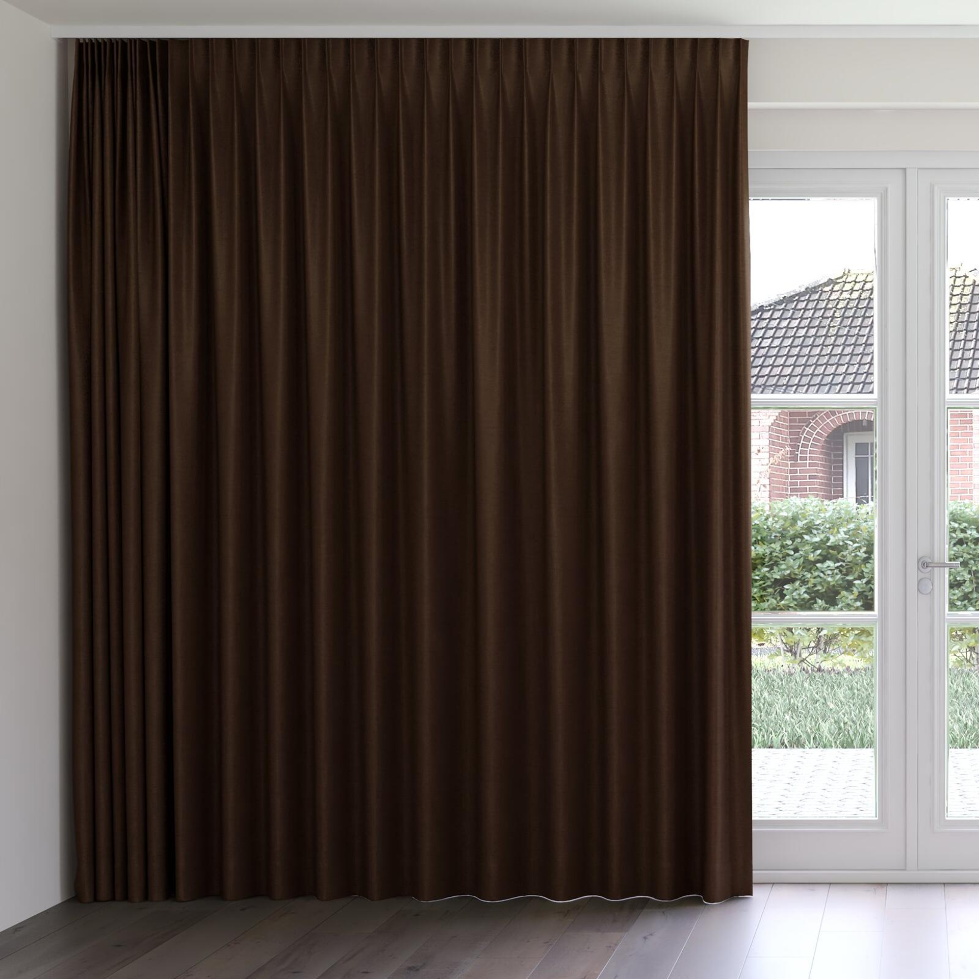 Front view of Drama Praline, on curtain rail