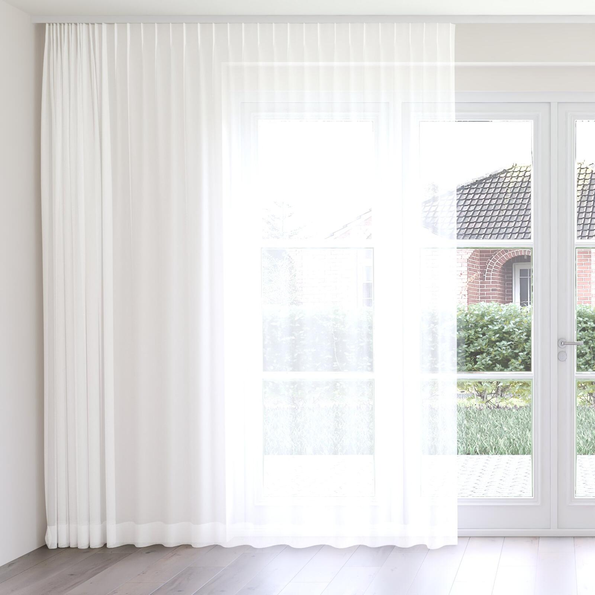 Front view of Sardinia Whitewash, on curtain rail