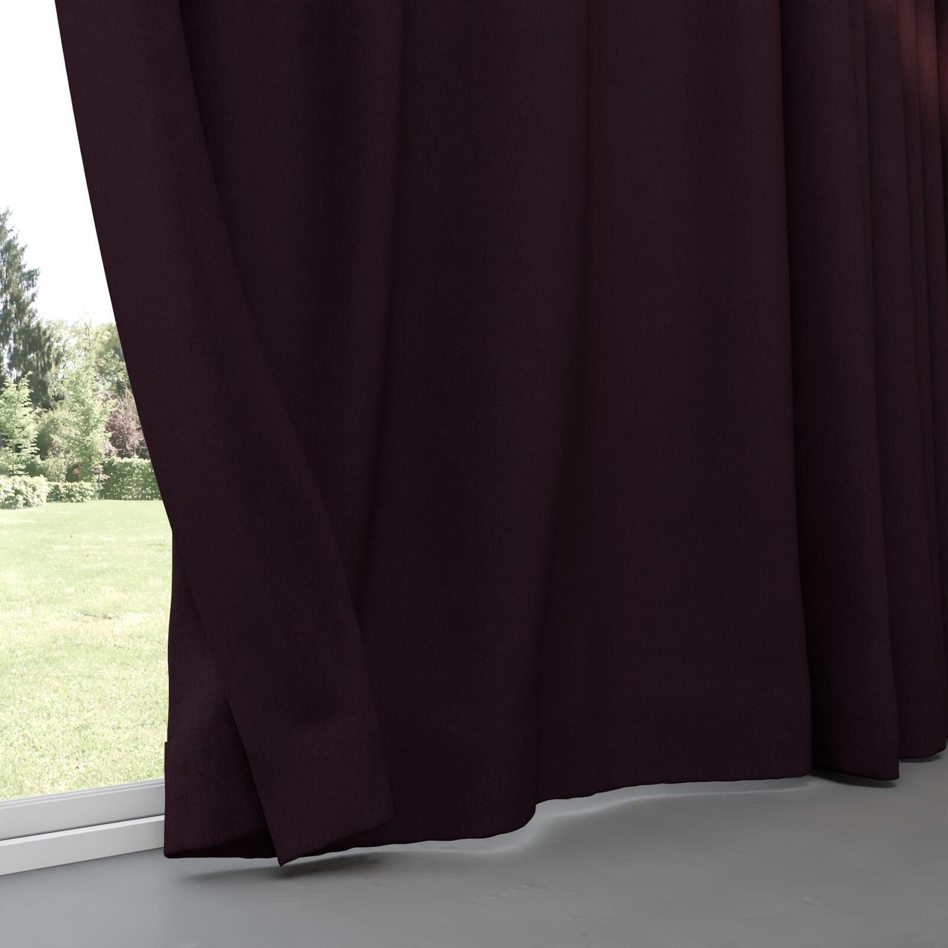 Bottom view of Lech Aubergine, pinch pleat