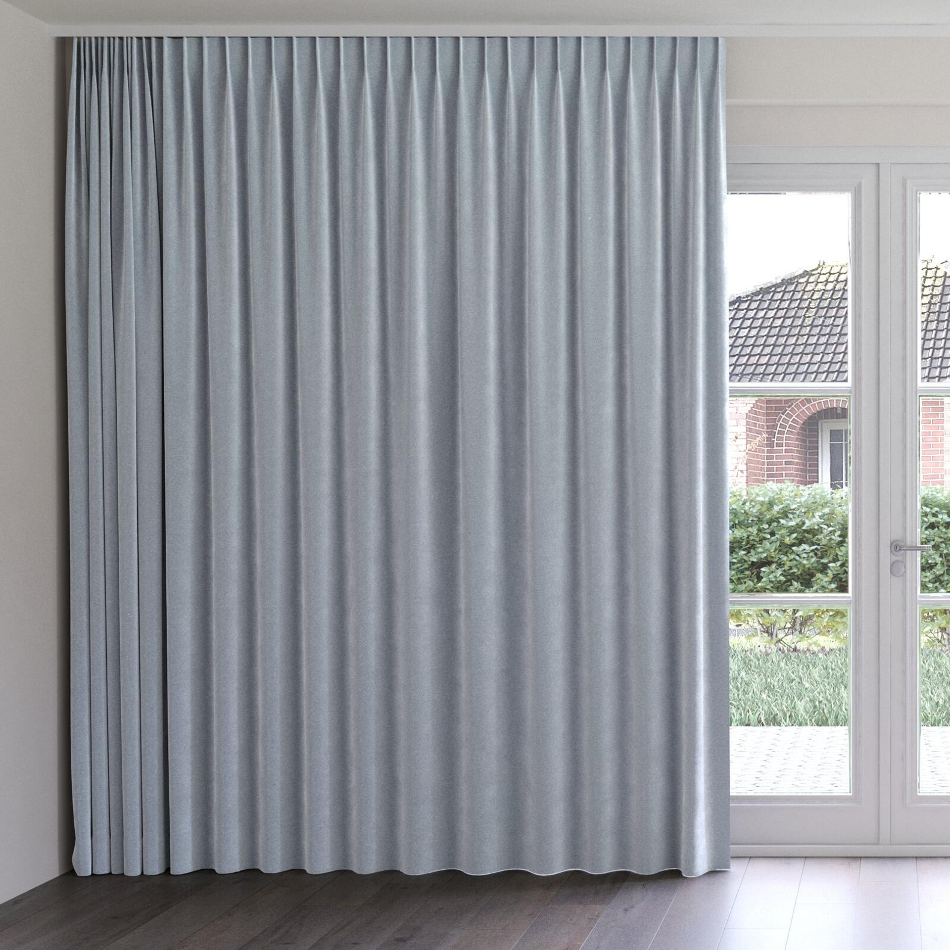 Front view of Geneva Horizon, on curtain rail