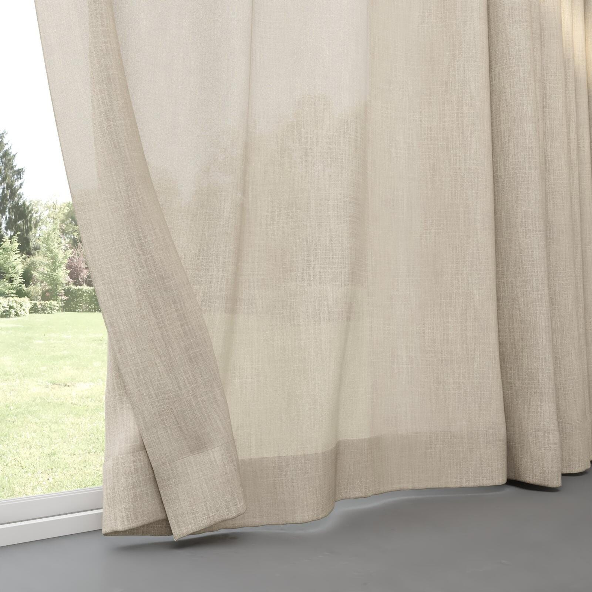 Bottom view of Motion Natural, pinch pleat