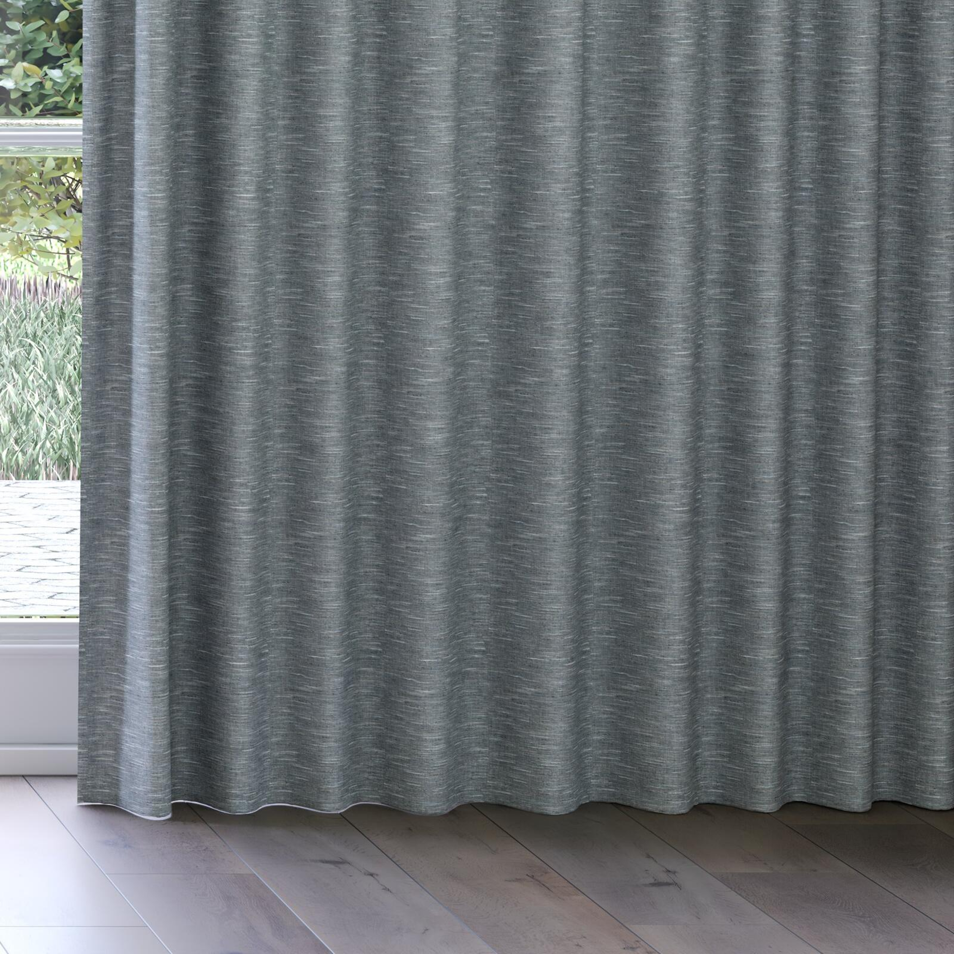 Bottom view of Venus Mist, on curtain rail