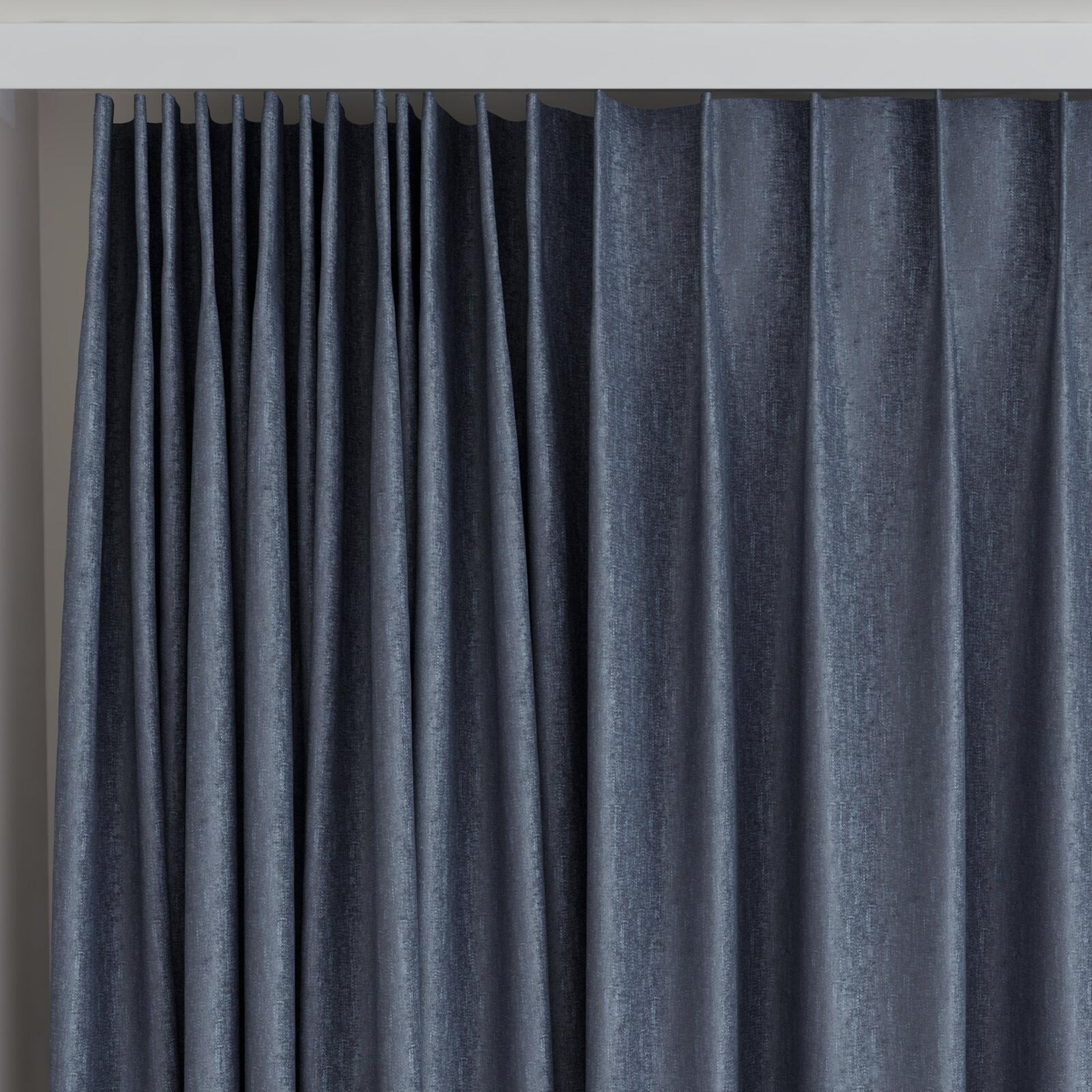 Top view of Rewind Cloud, on curtain rail