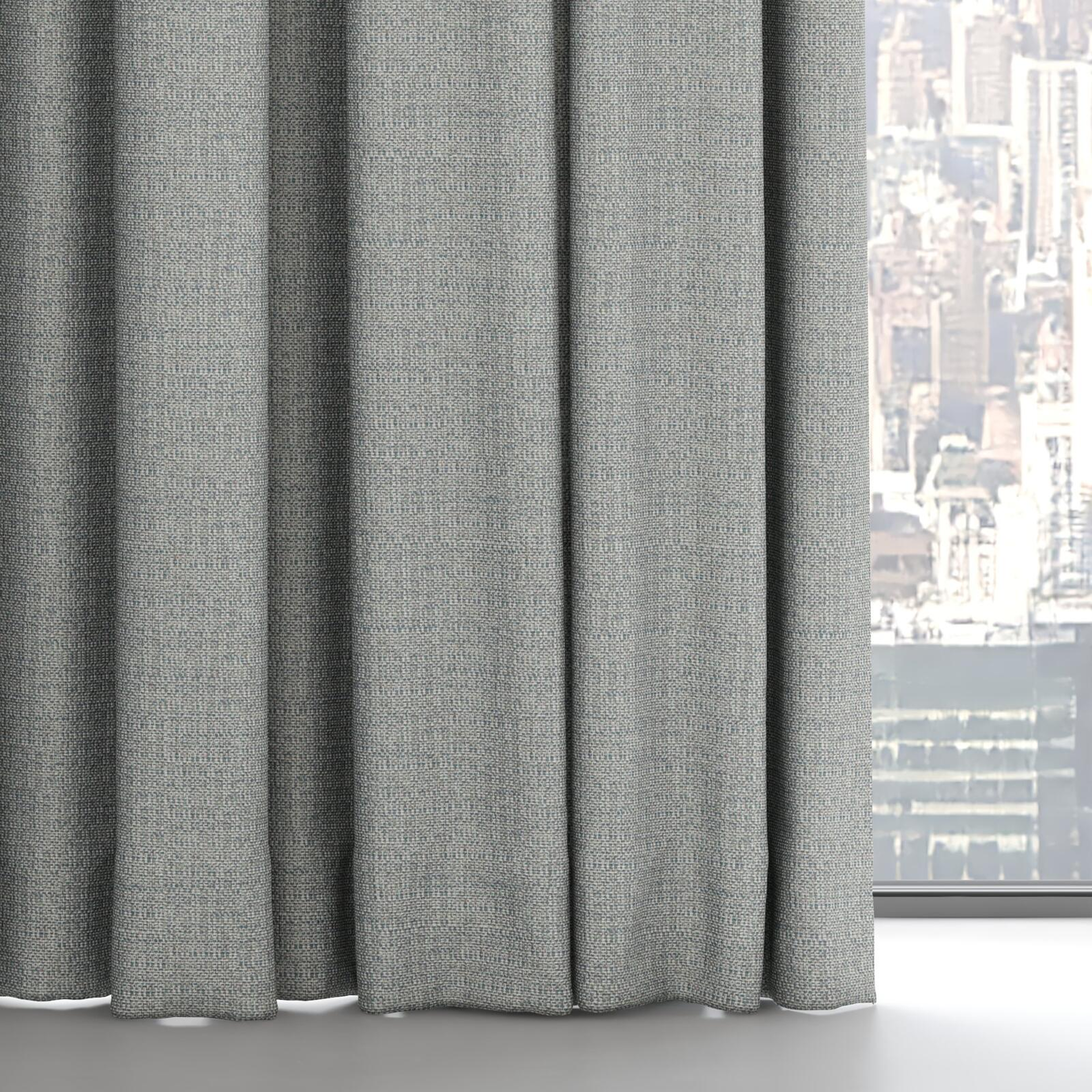 Bottom view of Saturn Dust, on hidden rail