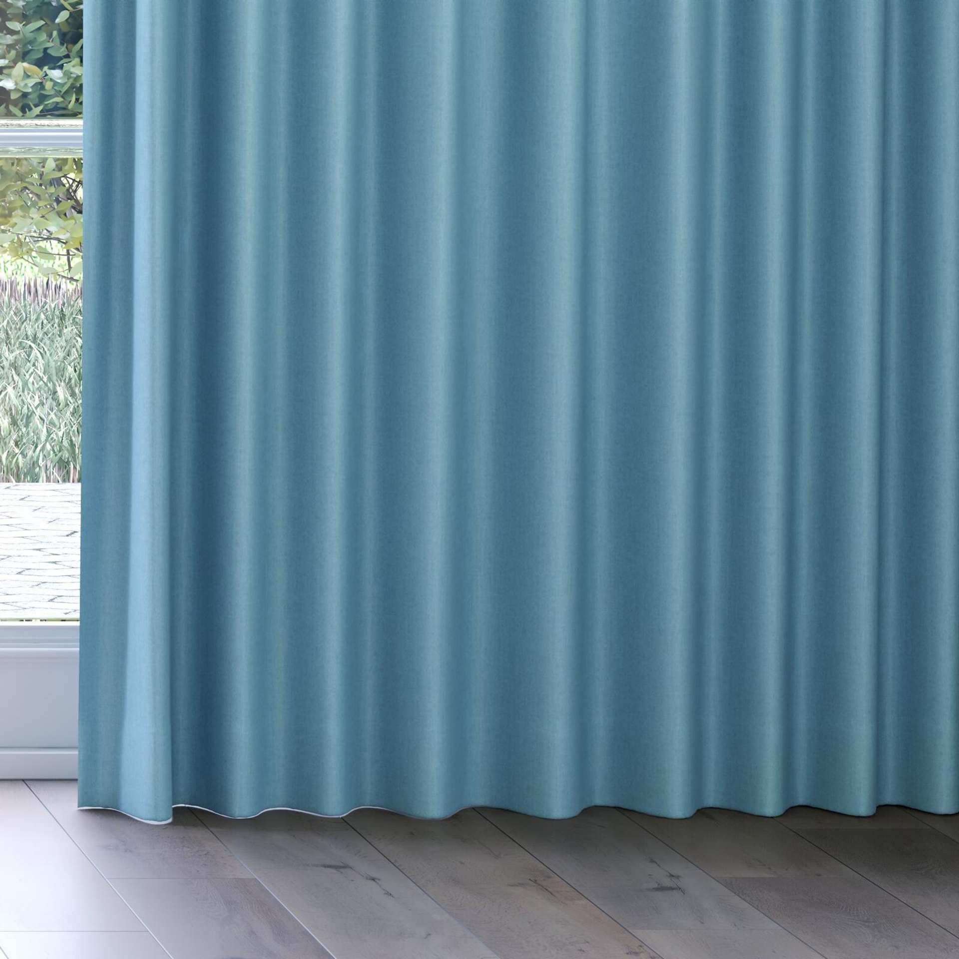 Bottom view of Cushy Niagara, on curtain rail