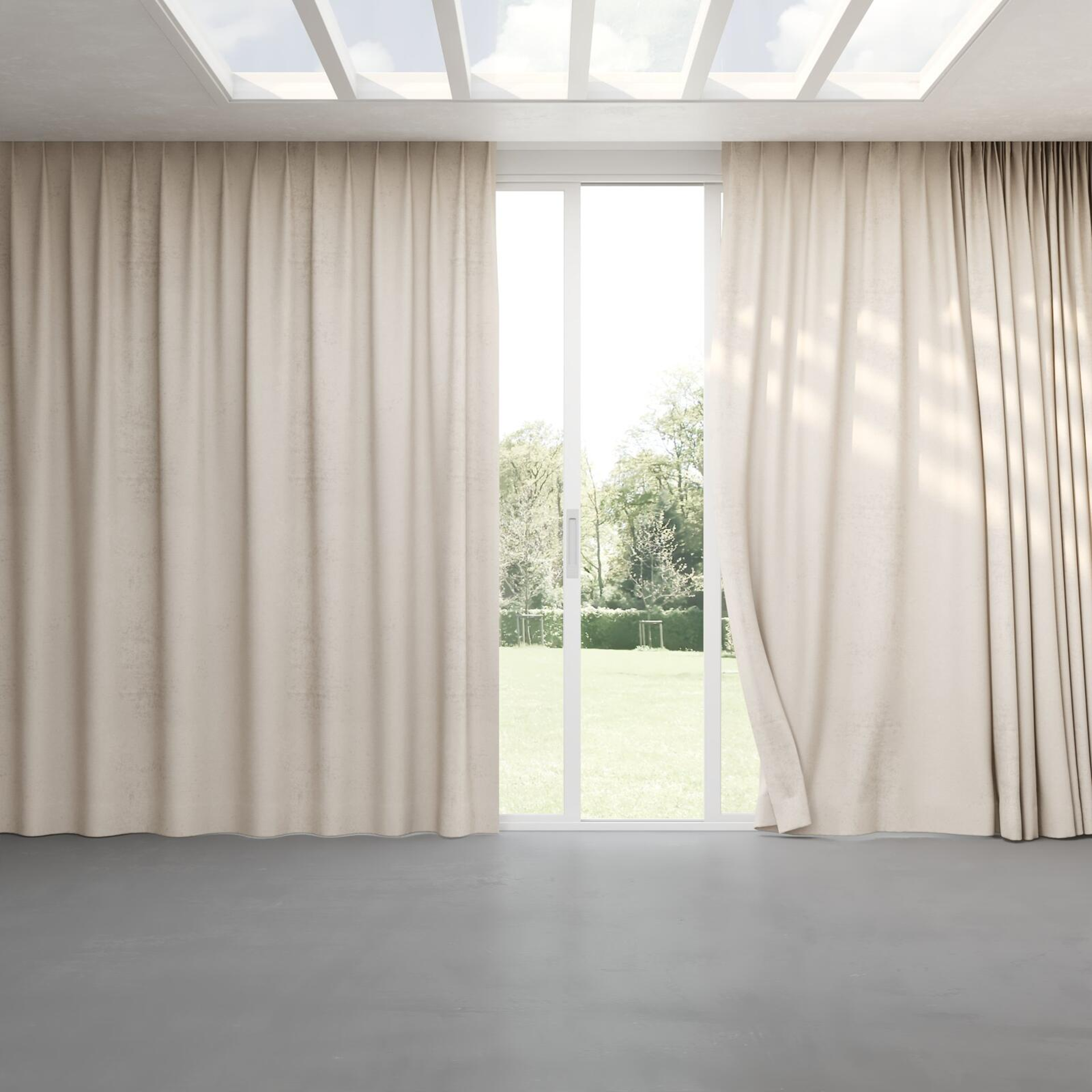 Full view of Lambada Gravel, pinch pleat