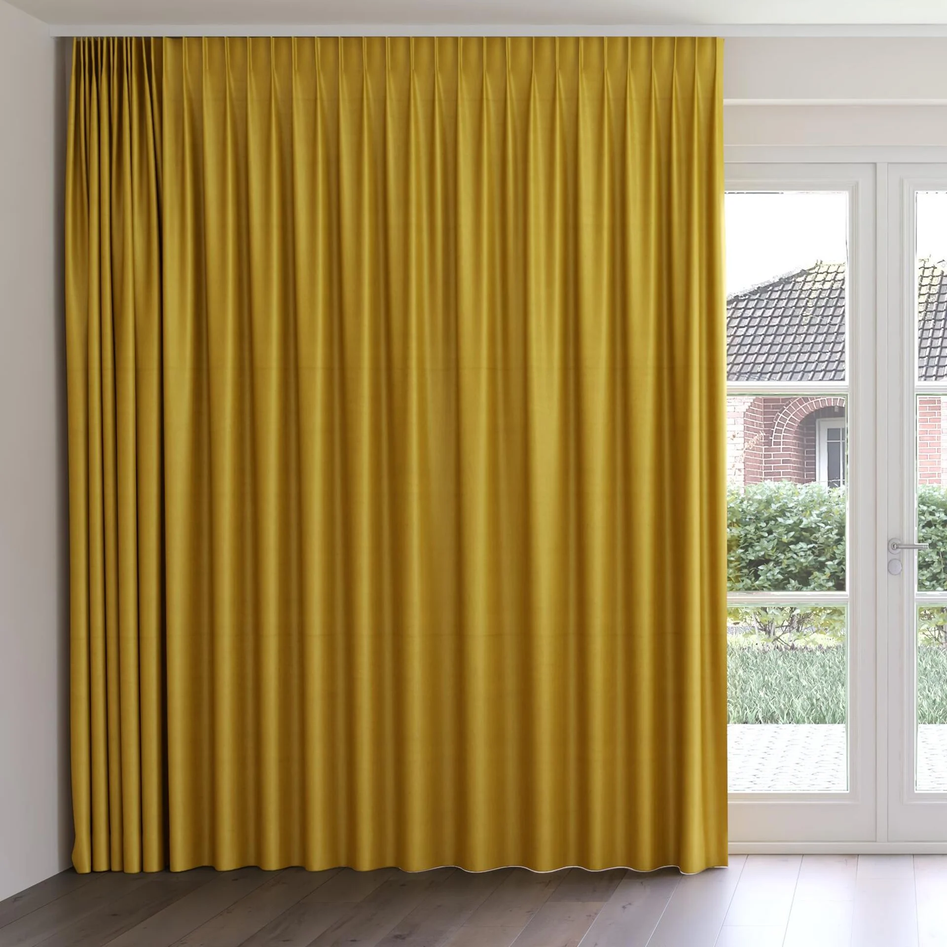 Front view of Warlock Gold, on curtain rail