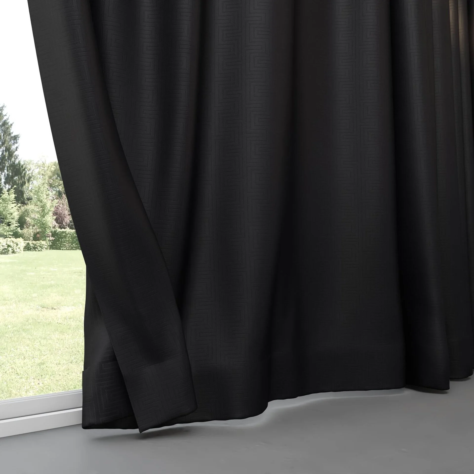 Bottom view of Remain Onyx, pinch pleat