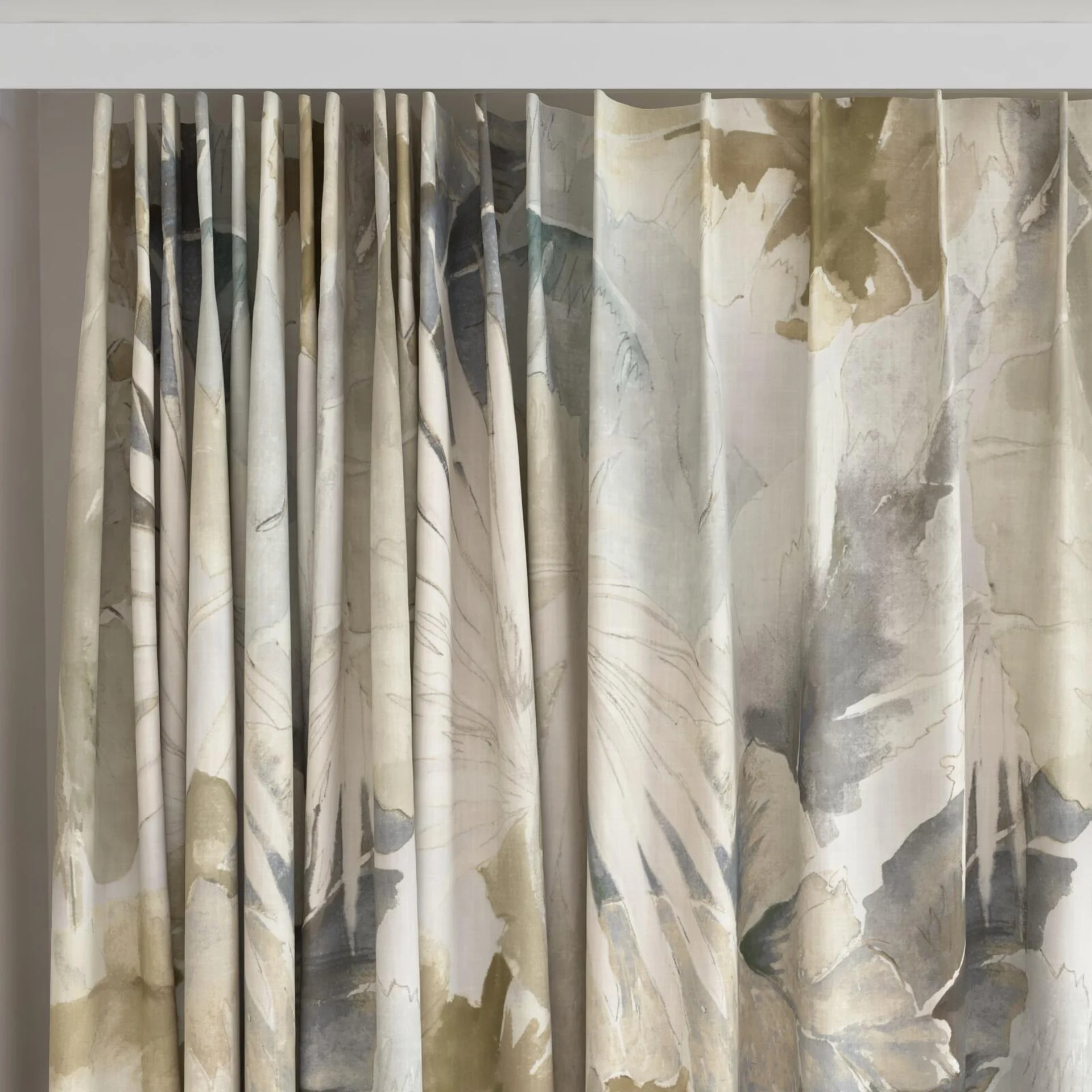 Top view of Canopy Gilver, on curtain rail