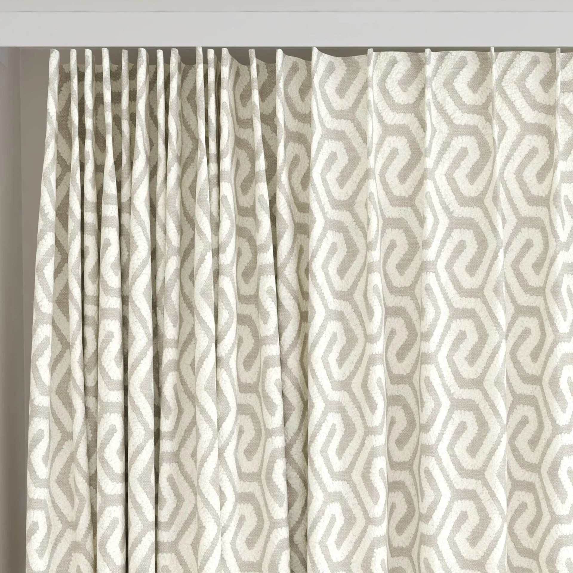 Top view of Comdeca Marble, on curtain rail