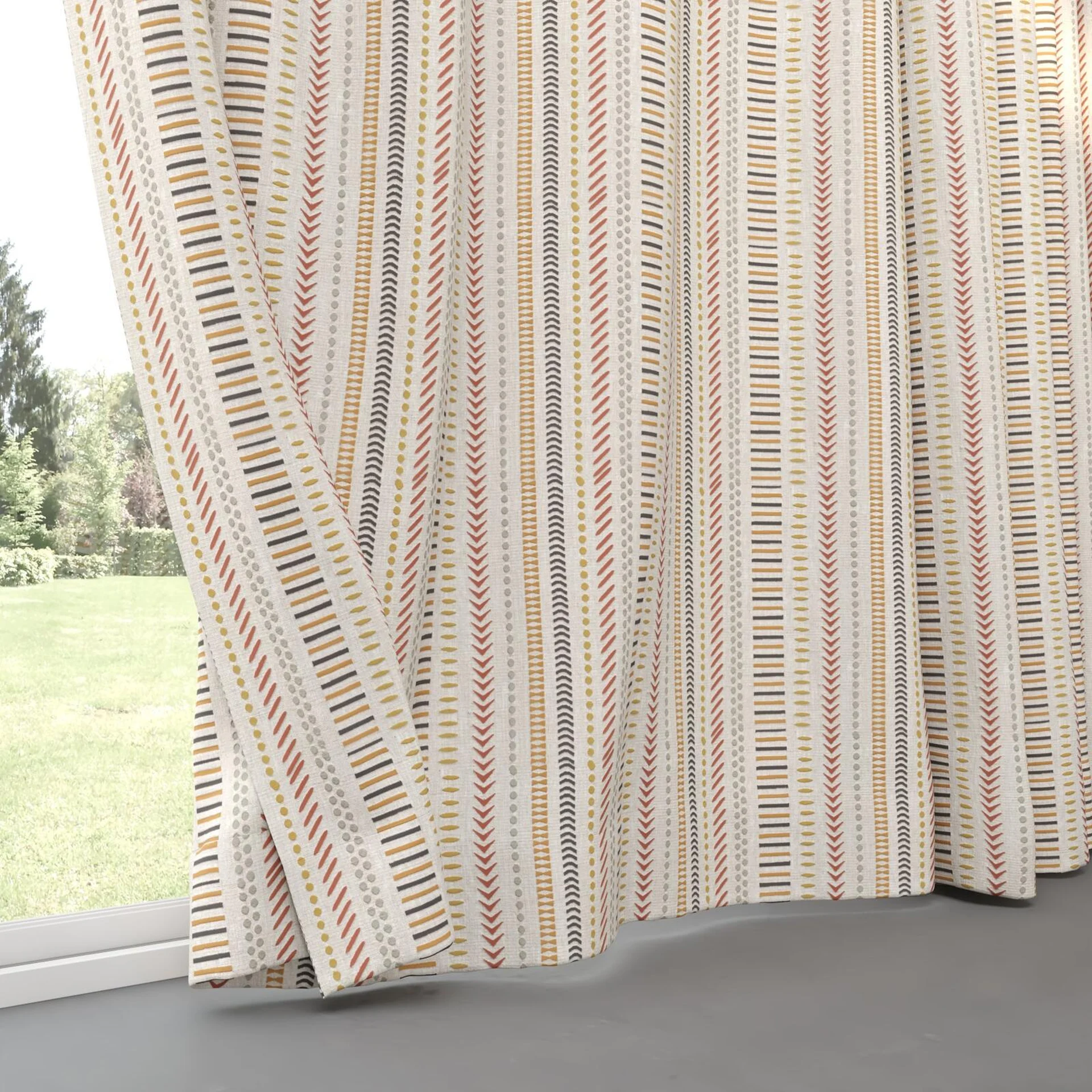Bottom view of Revival Muse, pinch pleat