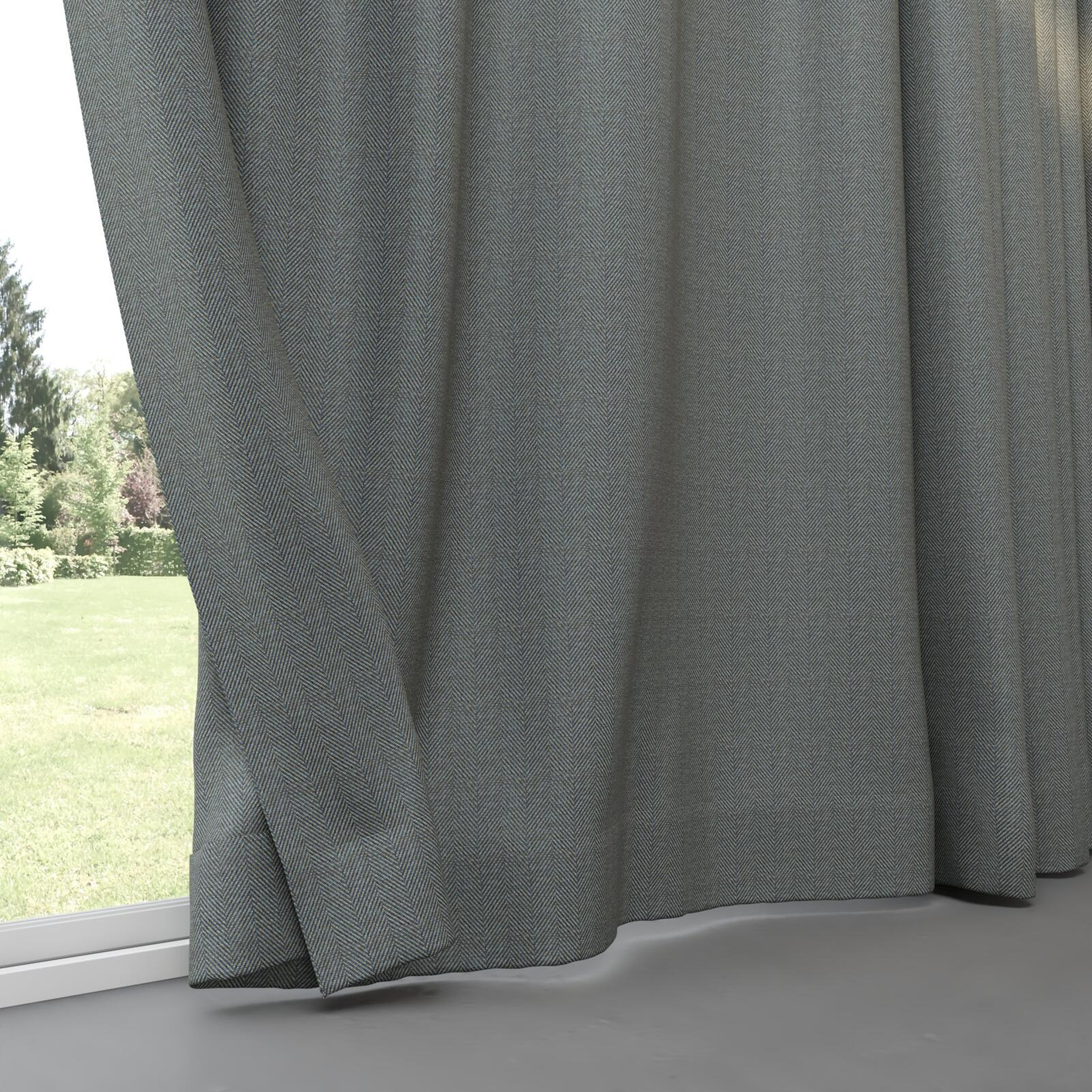 Bottom view of Trailblazer Horizon, pinch pleat