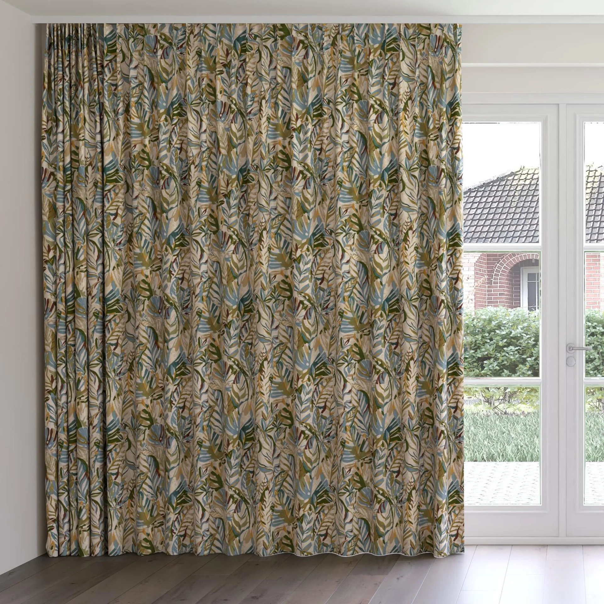 Front view of Cordia Lagoon, on curtain rail