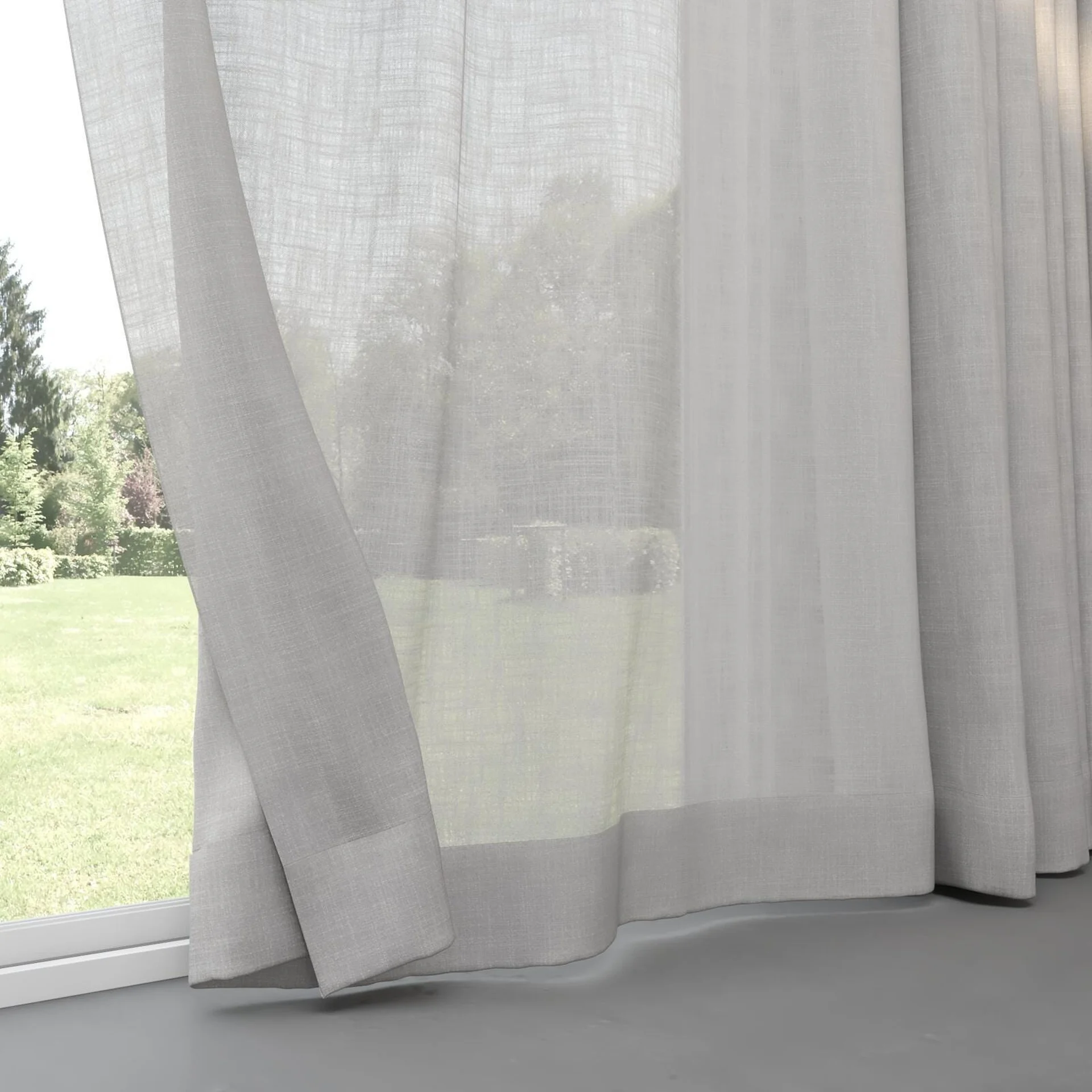 Bottom view of Release Aluminium, pinch pleat