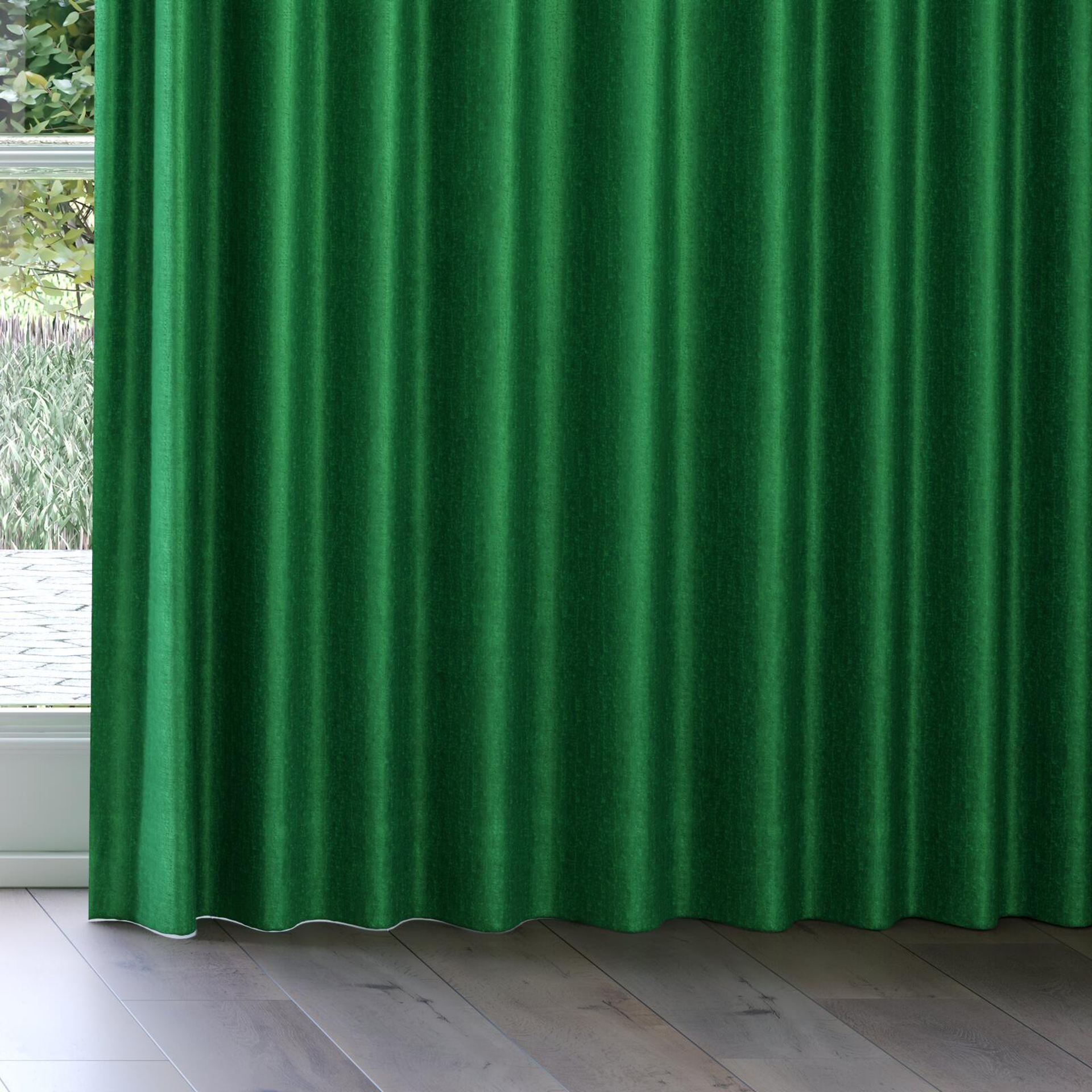 Bottom view of Hug Emerald, on curtain rail