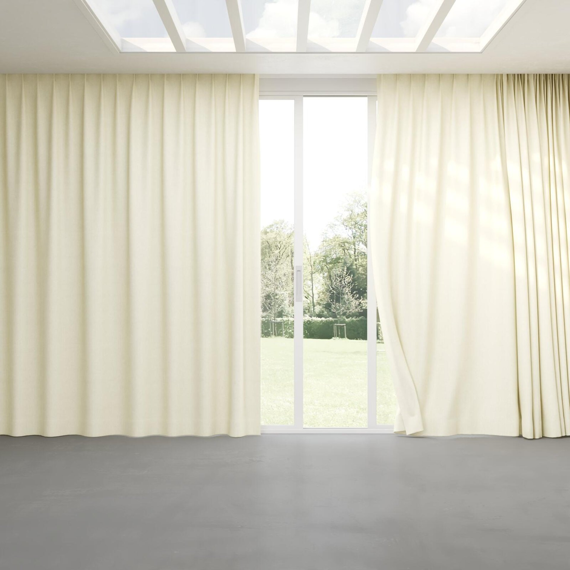 Full view of Rover Champagne, pinch pleat
