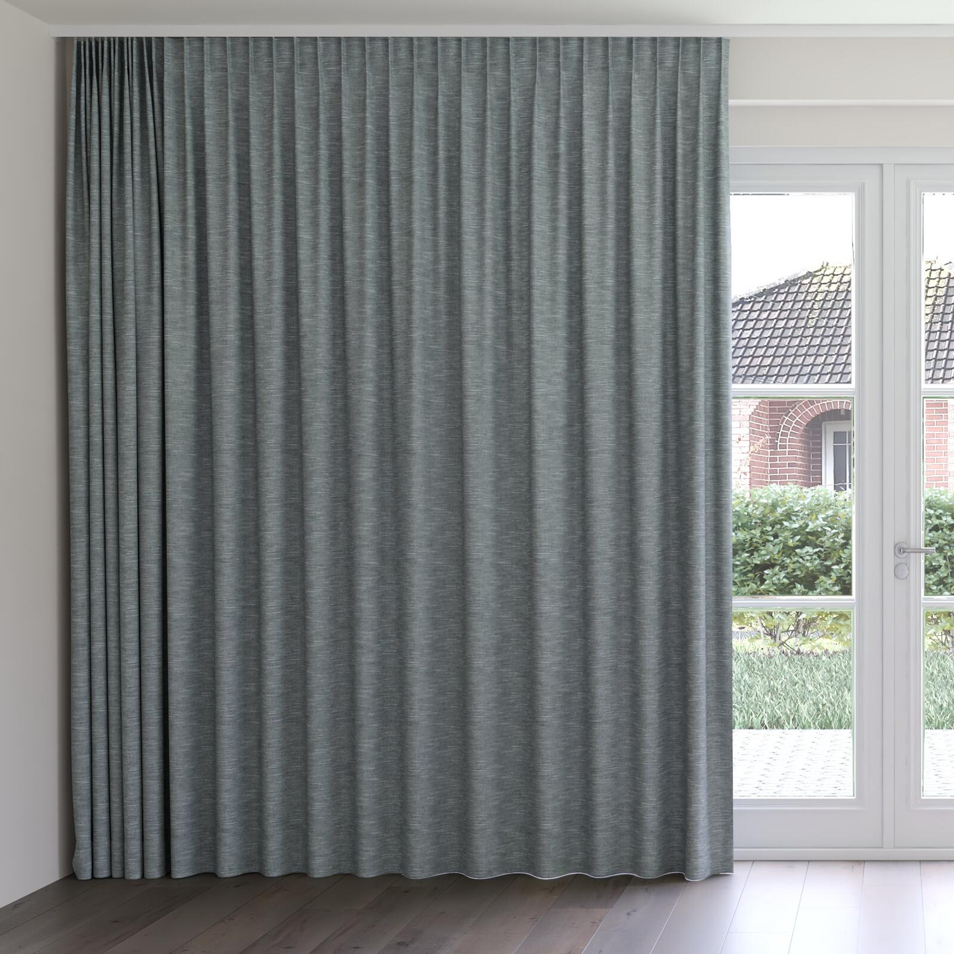 Front view of Venus Mist, on curtain rail