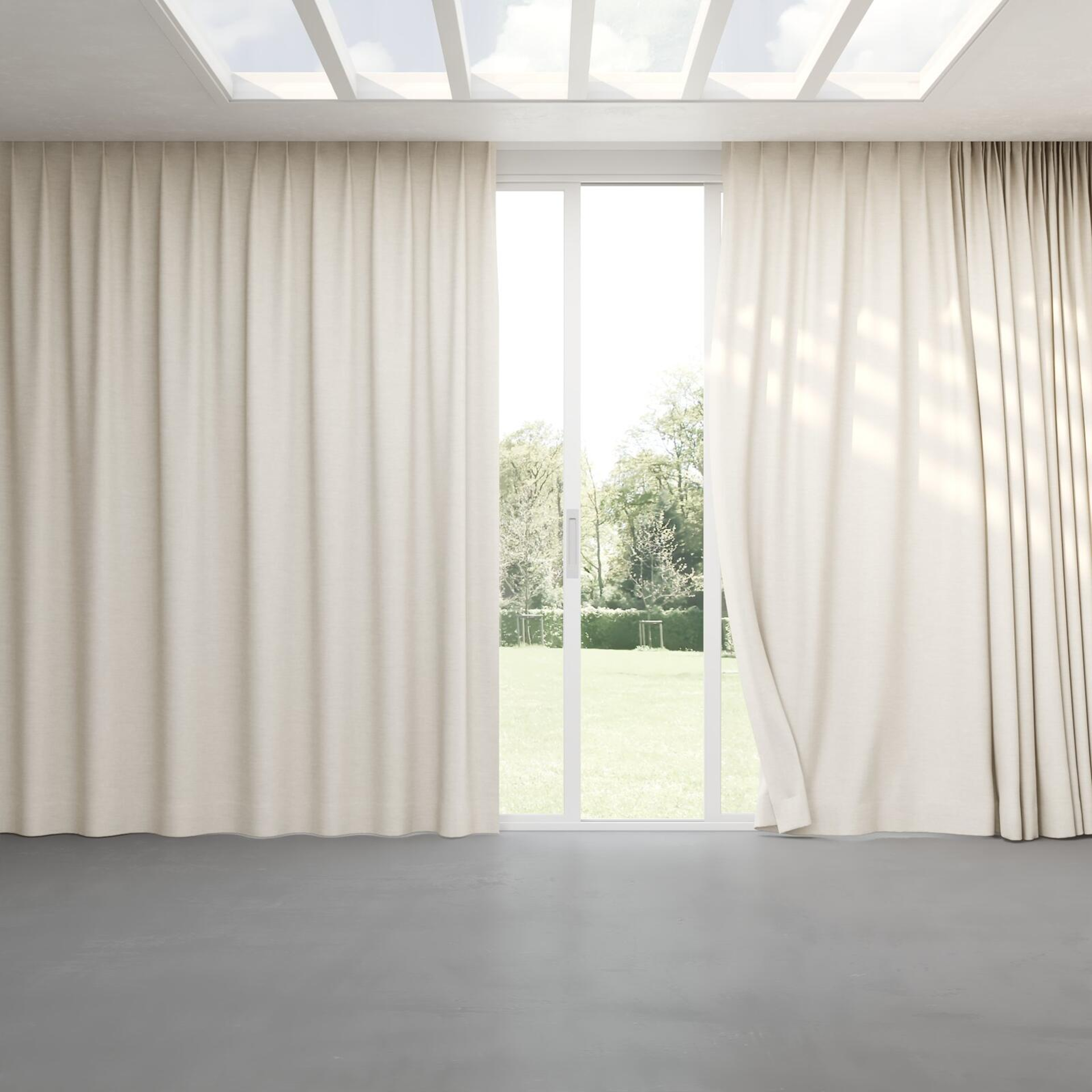 Full view of Drama Wool, pinch pleat