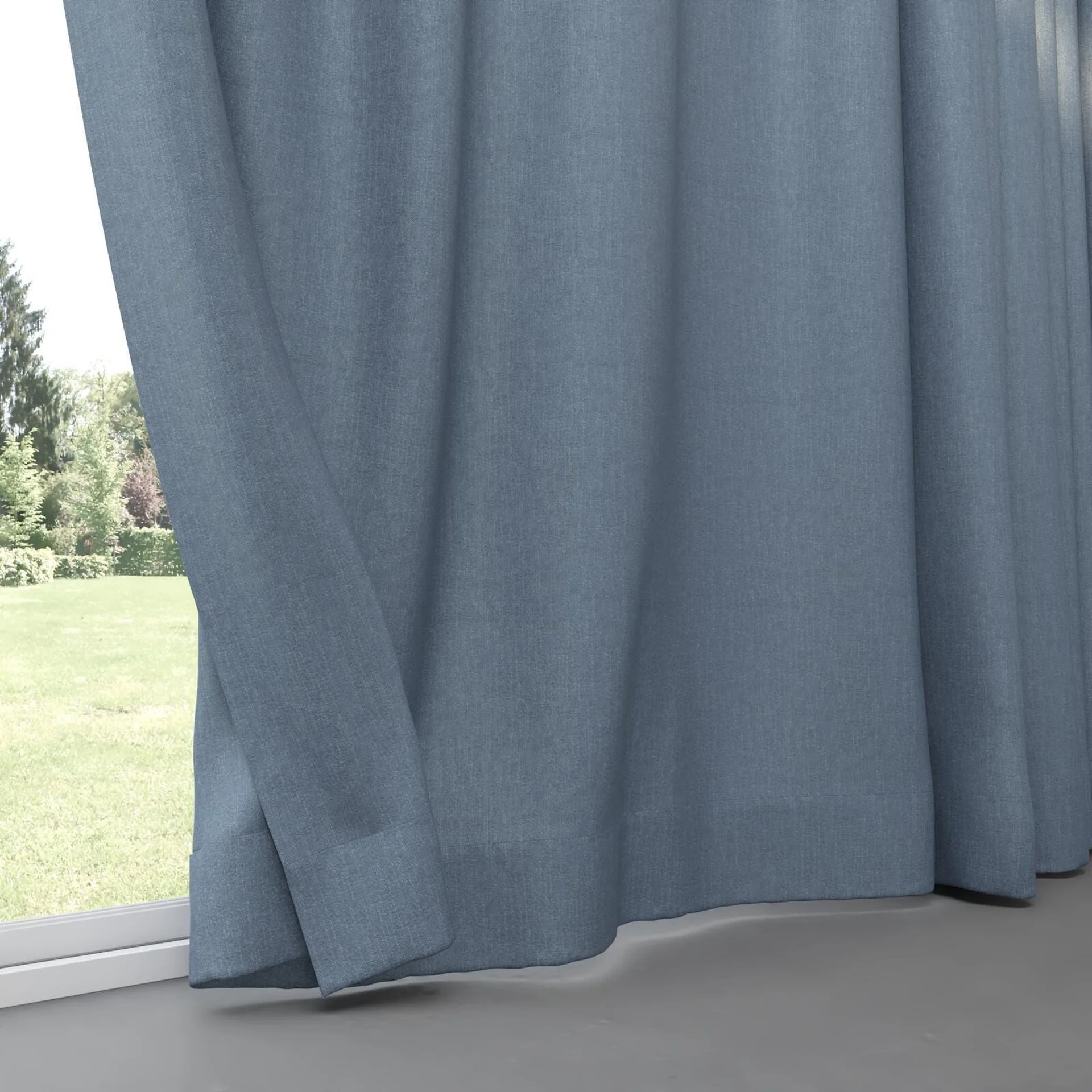 Bottom view of Excel Horizon, pinch pleat