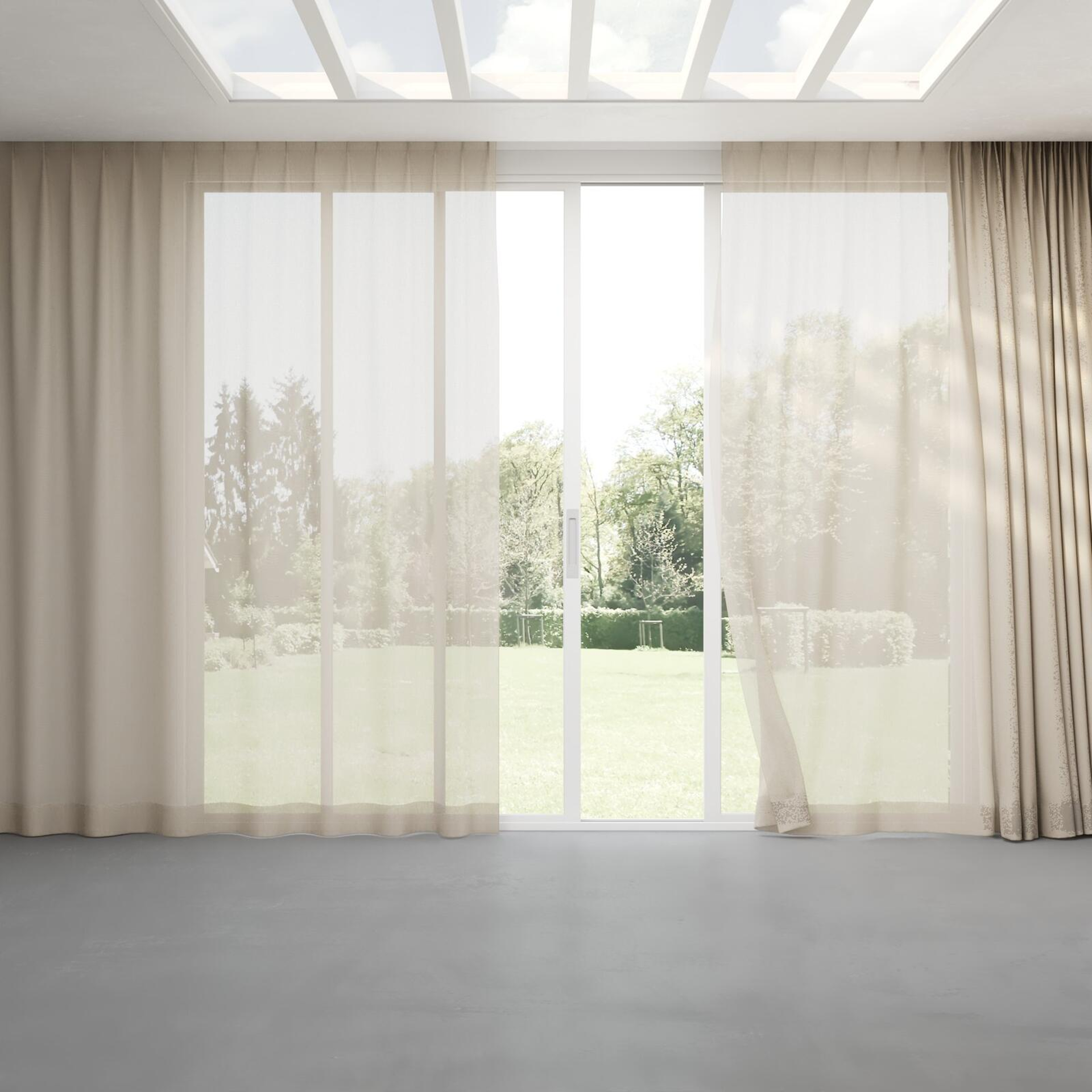 Full view of Gesso Lino Sand, pinch pleat