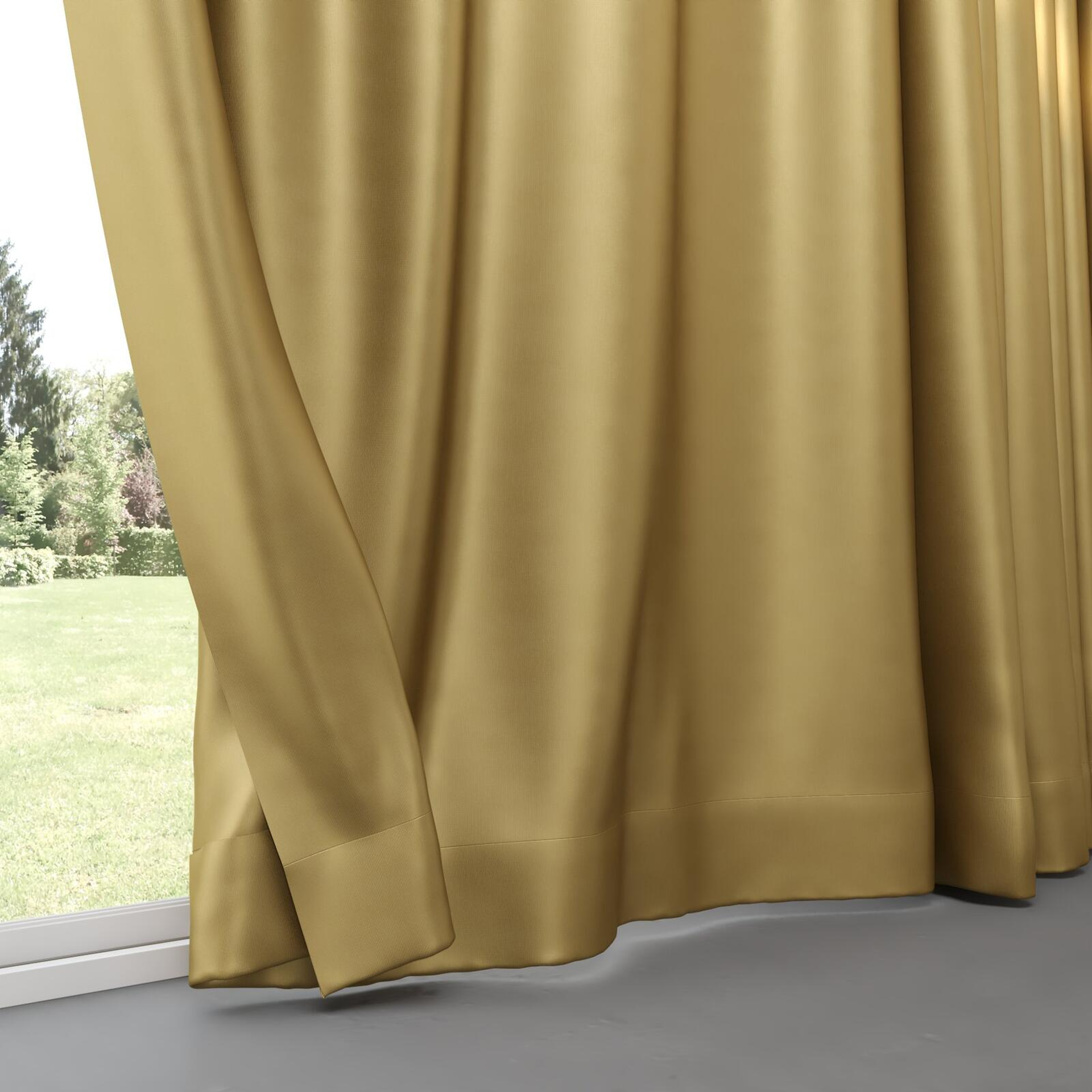 Bottom view of Mania Gold, pinch pleat