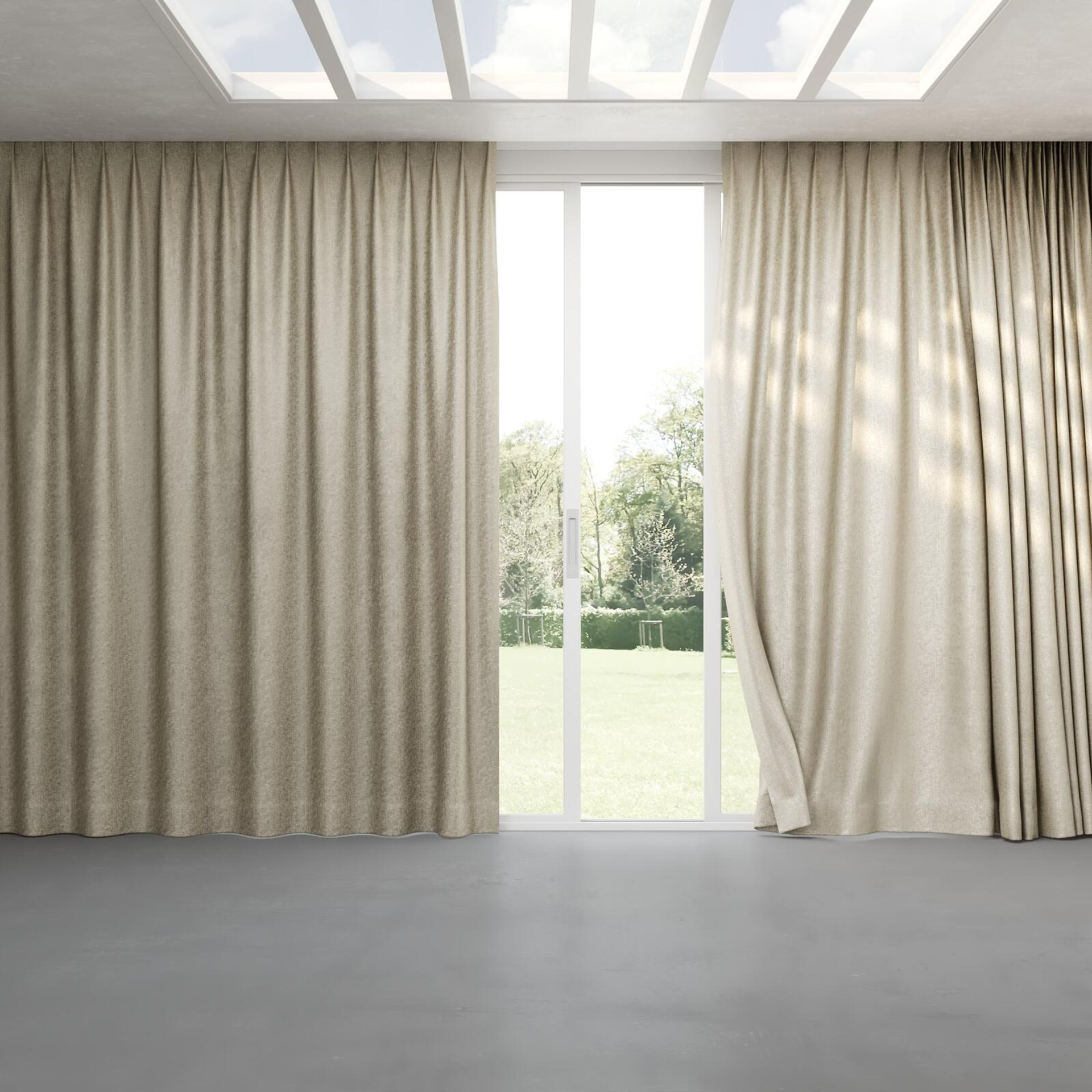 Full view of Hug Putty, pinch pleat