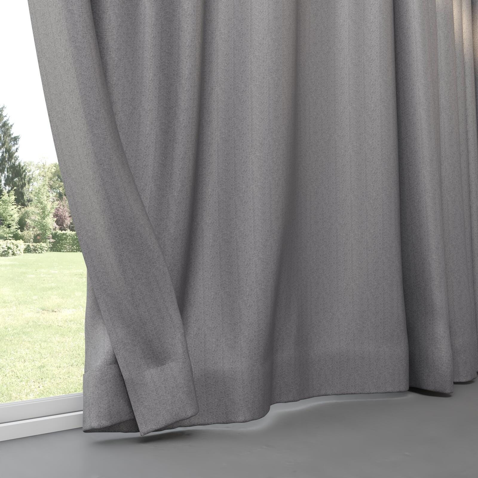 Bottom view of Taylor Storm, pinch pleat