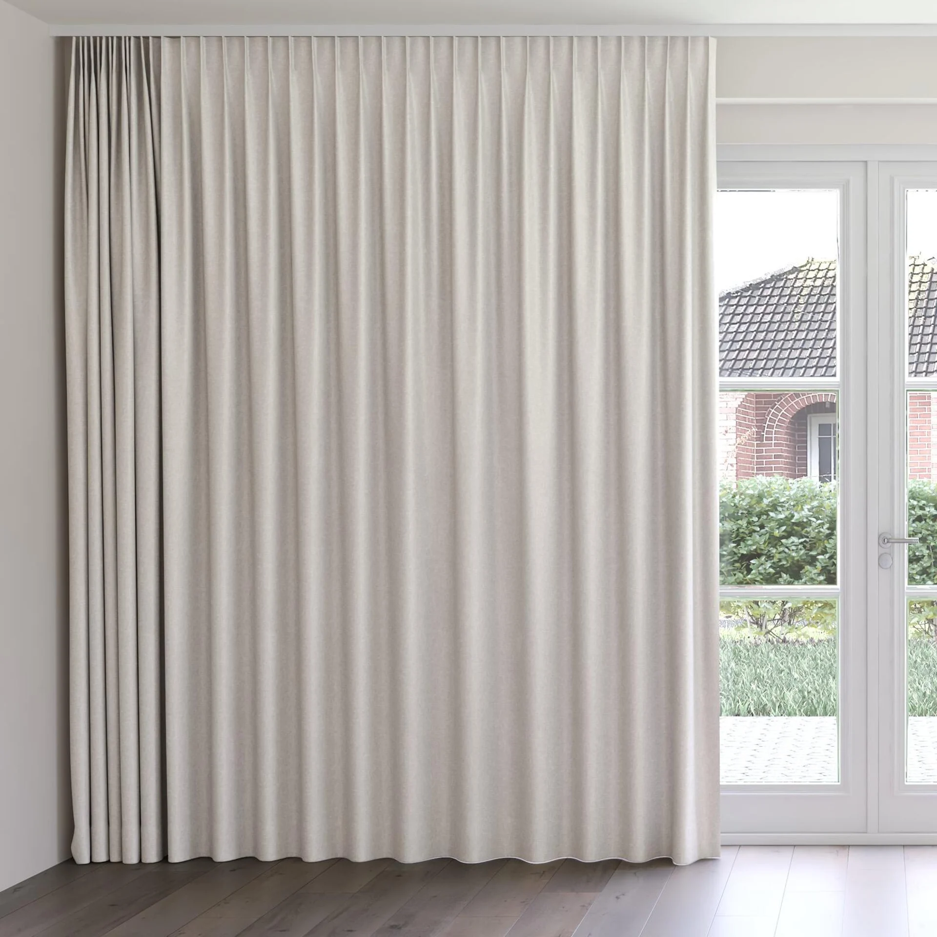Front view of Glamour Griffin, on curtain rail